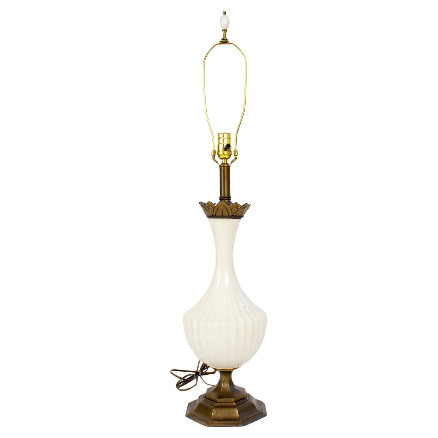Lampe de table du milieu du 20e siècle à glaçure blanche craquelée