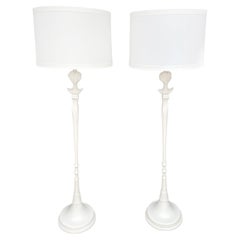 Paire de lampadaires blancs du milieu du 20e siècle de style Giacometti