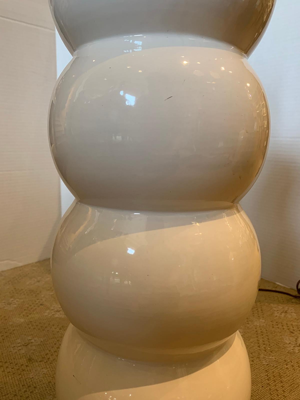 Mitte des 20. Jahrhunderts Weiß glasierte Blase Lampe auf Custom Giltwood Basis im Angebot 4