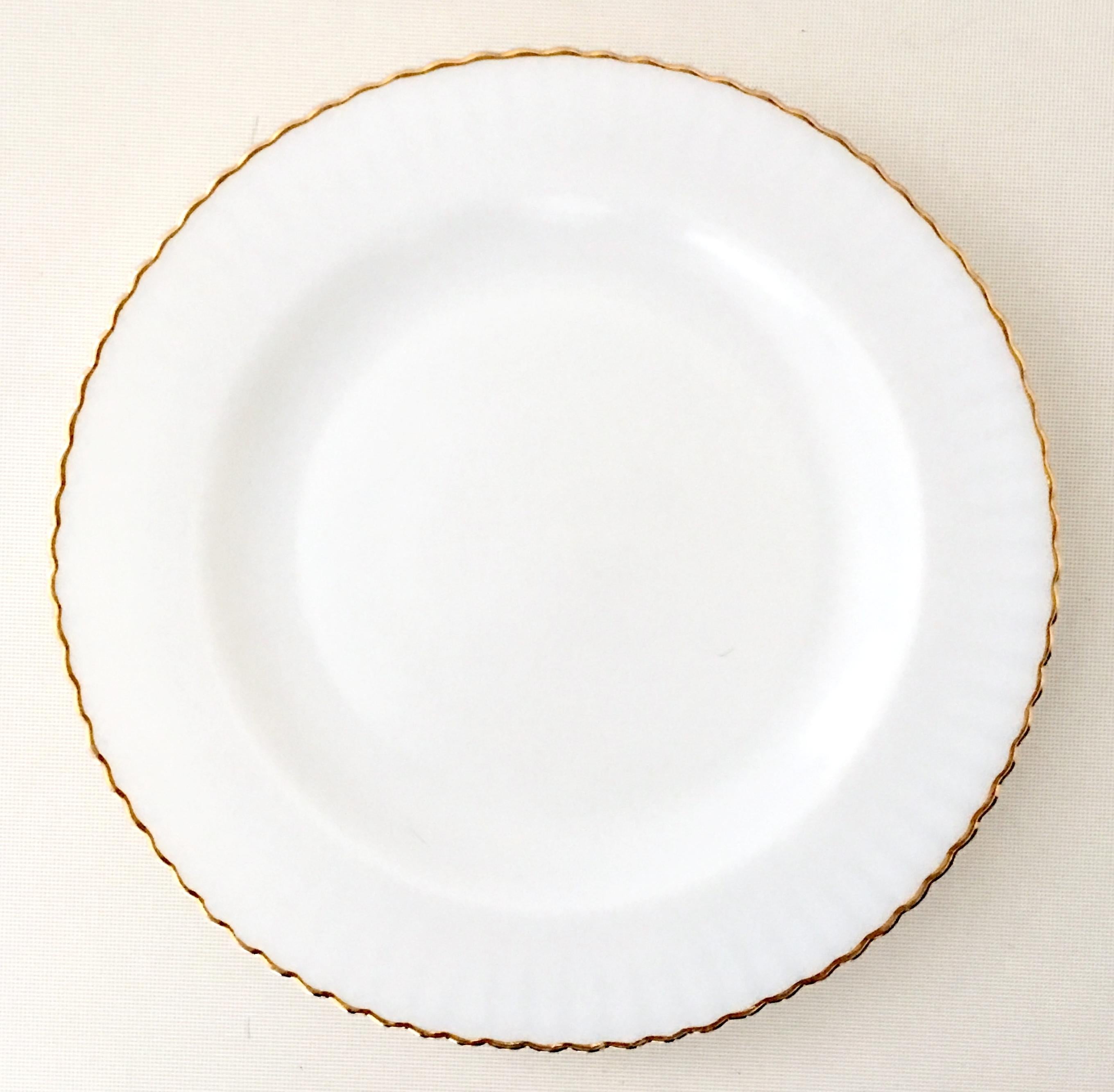 white dinner plates with gold trim