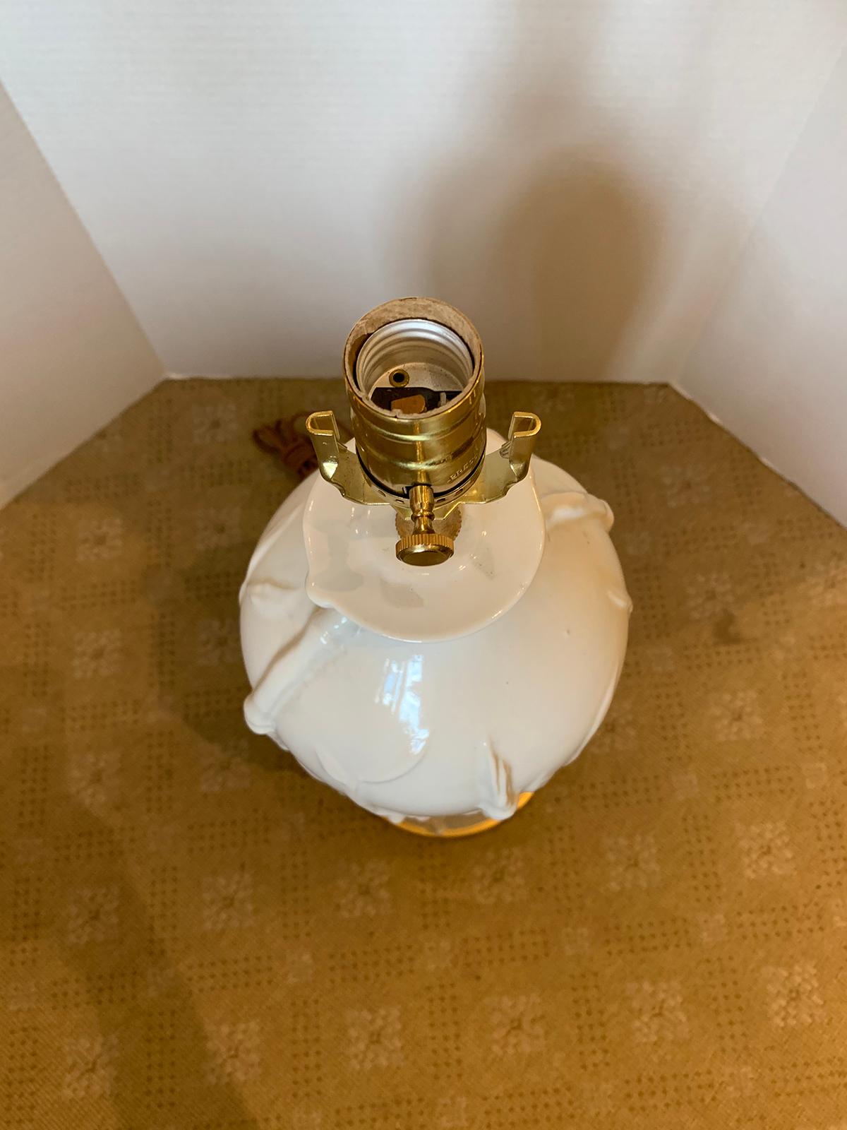 Mid-20th Century White Pottery Lamp with Bamboo Motif on Custom Giltwood Base In Good Condition For Sale In Atlanta, GA