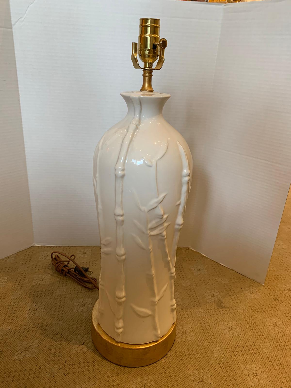 Mid-20th Century White Pottery Lamp with Bamboo Motif on Custom Giltwood Base For Sale 1