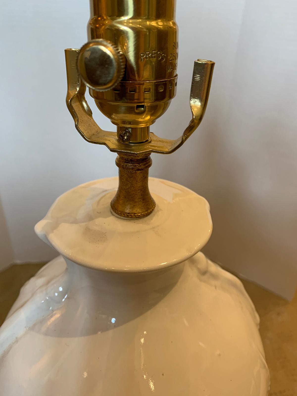 Mid-20th Century White Pottery Lamp with Bamboo Motif on Custom Giltwood Base For Sale 6