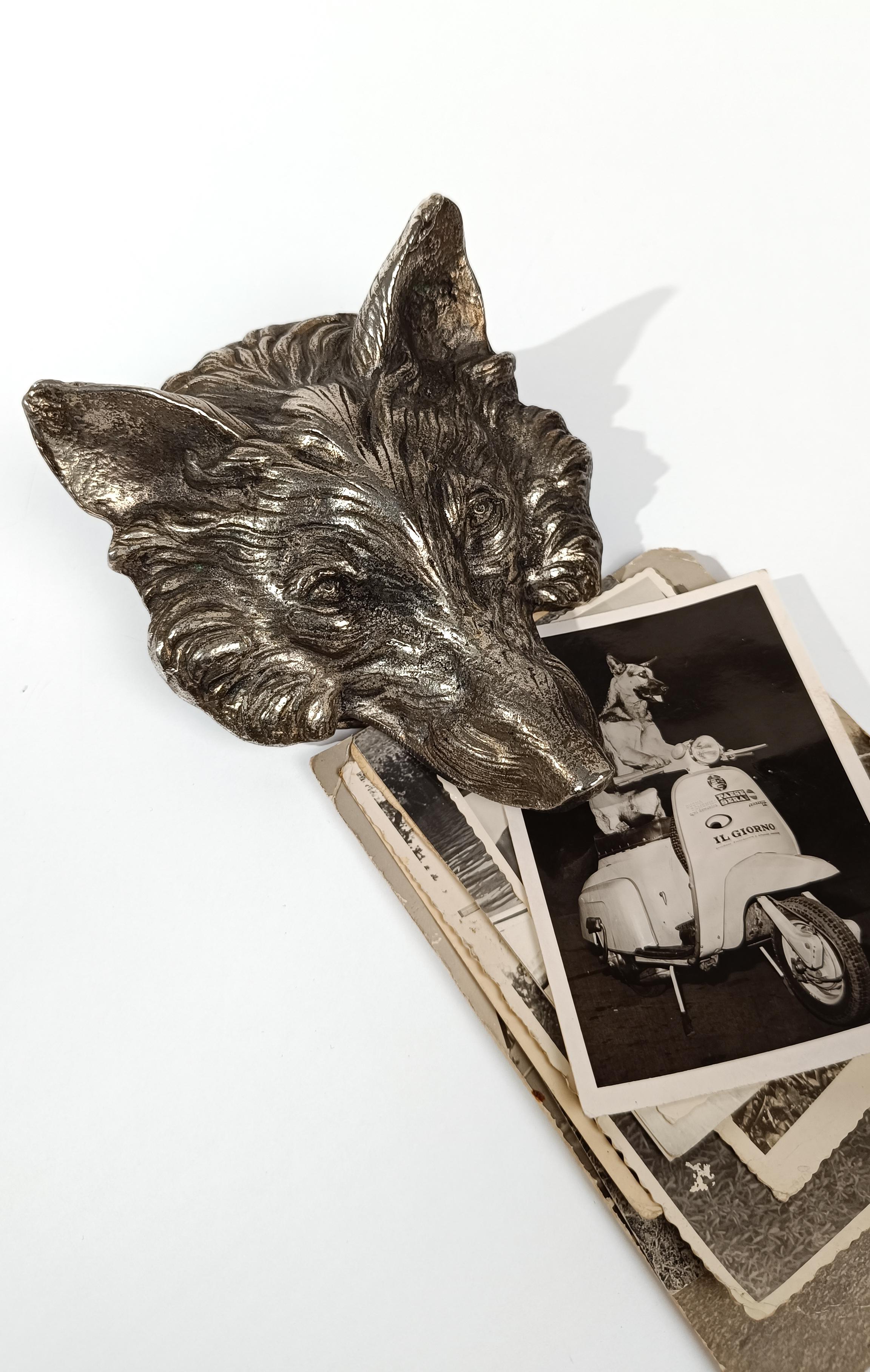 italien Porte-lettres ou trombones à tête de WOLFS du milieu du 20e siècle dans le style de Gucci en vente