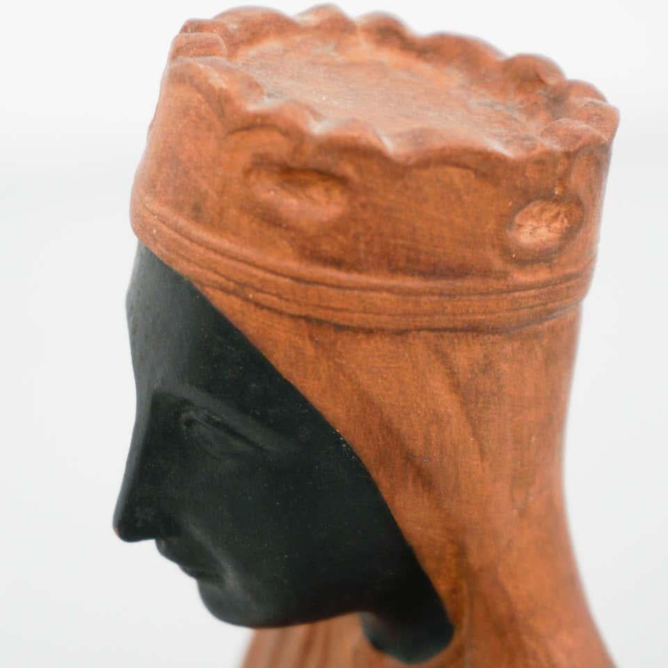 Statue de la Vierge de Montserrat en bois du milieu du 20e siècle en vente 3