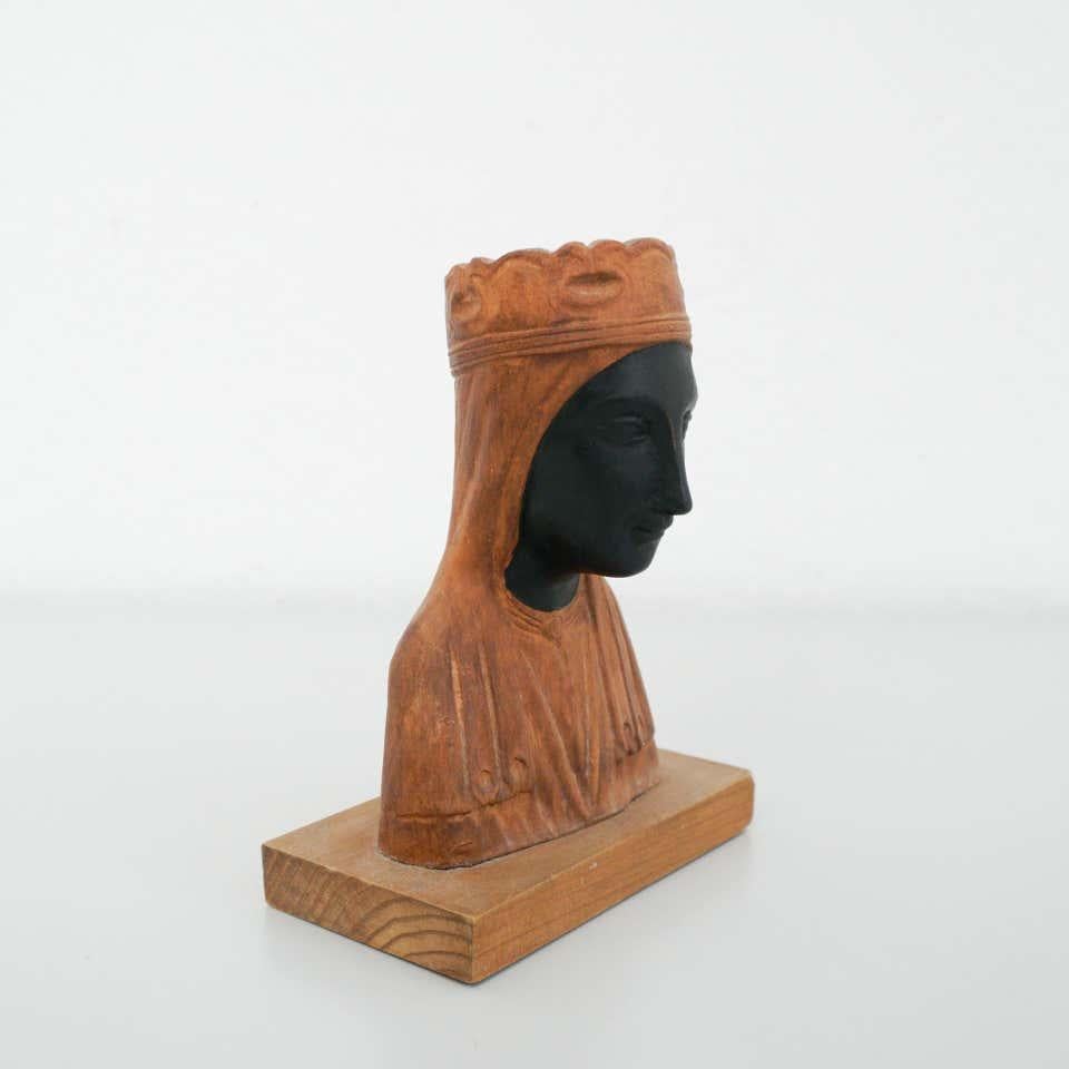Montserrat-Frauenstatue aus Holz, Mitte des 20. Jahrhunderts (Spanisch) im Angebot