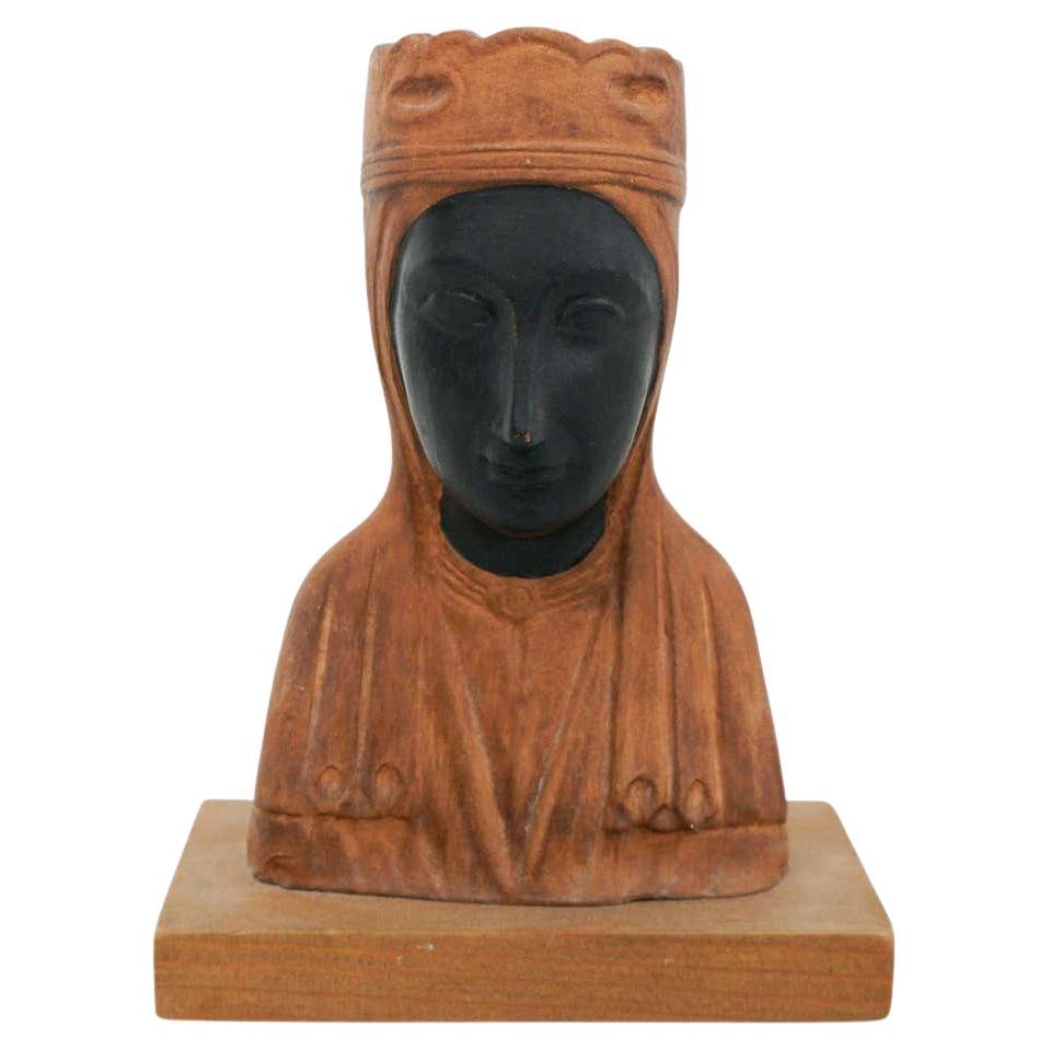 Montserrat-Frauenstatue aus Holz, Mitte des 20. Jahrhunderts im Angebot