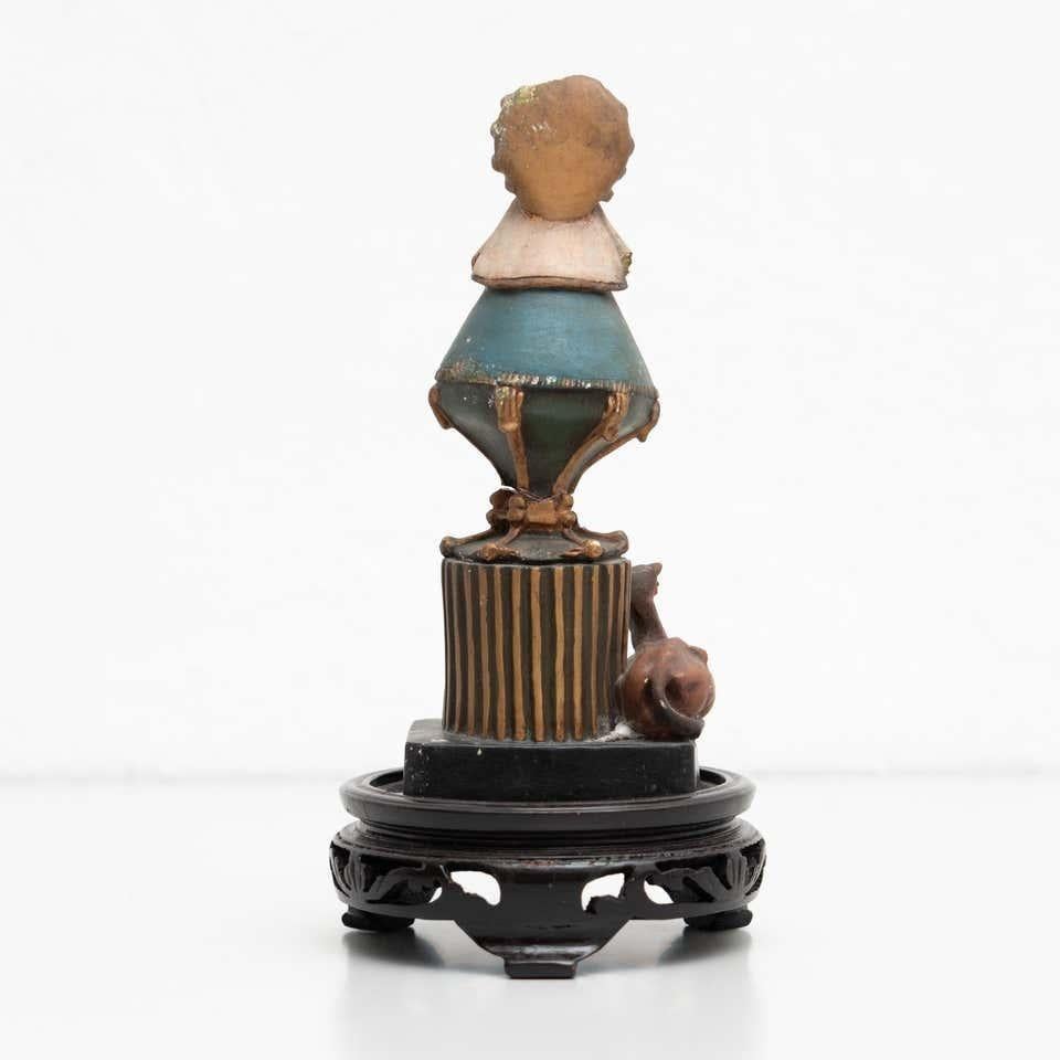Mitte des 20. Jahrhunderts Wood Virgin Statue im Angebot 4