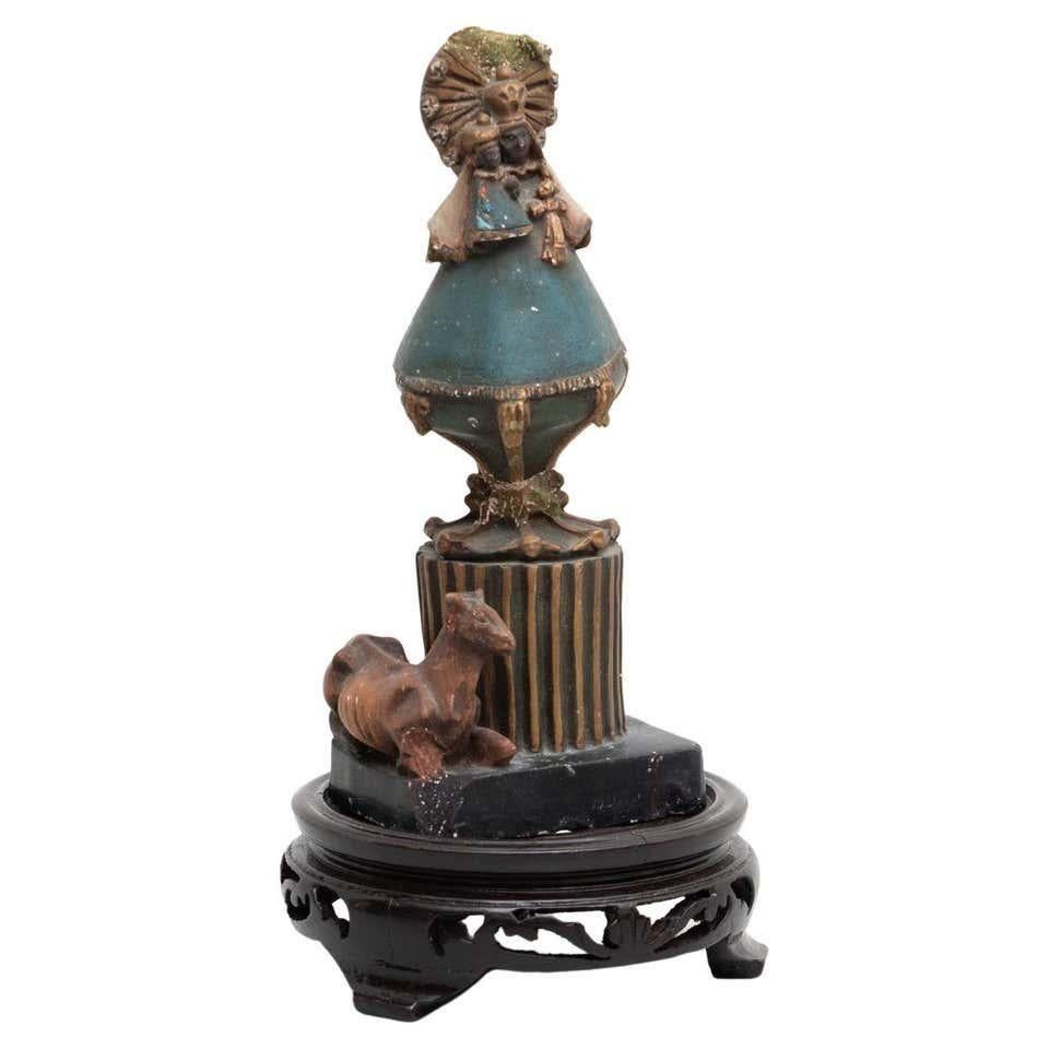 Mitte des 20. Jahrhunderts Wood Virgin Statue im Angebot 5