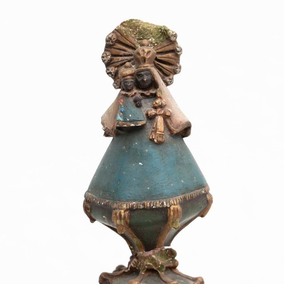 Mitte des 20. Jahrhunderts Wood Virgin Statue im Angebot 6