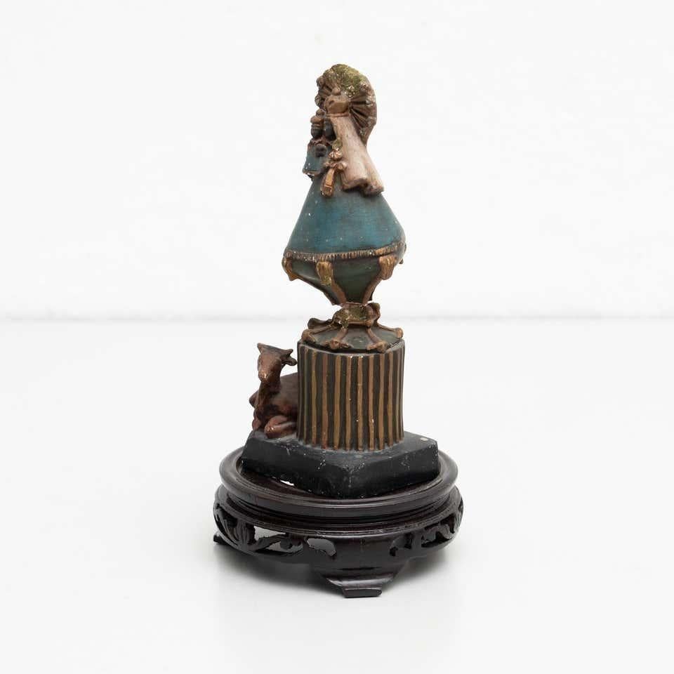 Mitte des 20. Jahrhunderts Wood Virgin Statue im Zustand „Gut“ im Angebot in Barcelona, ES