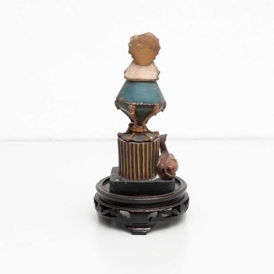 Mitte des 20. Jahrhunderts Wood Virgin Statue im Angebot 3