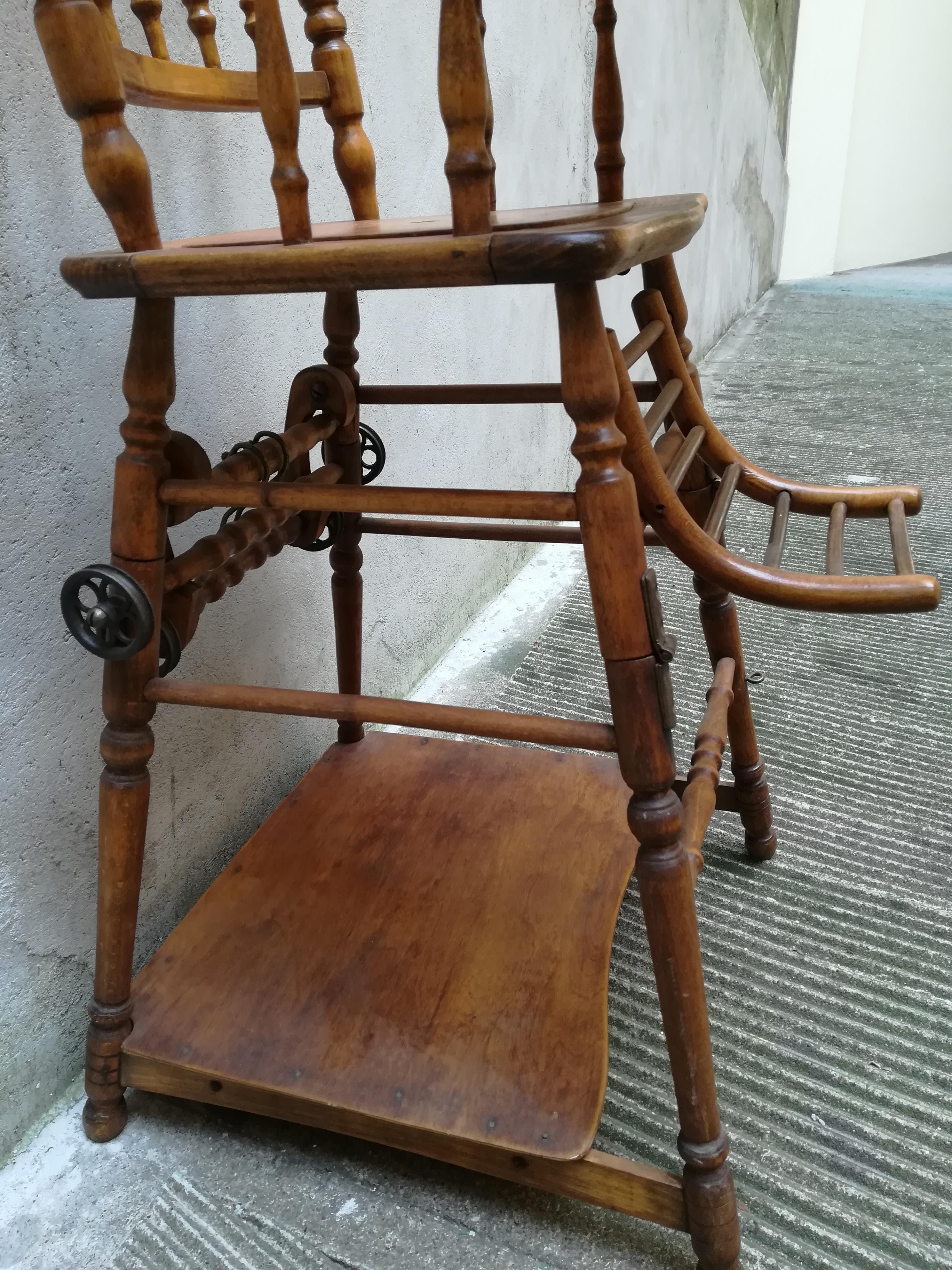 Milieu du XXe siècle Chaise haute ou Merry-Go-Round française en bois du milieu du 20ème siècle, 1940 en vente