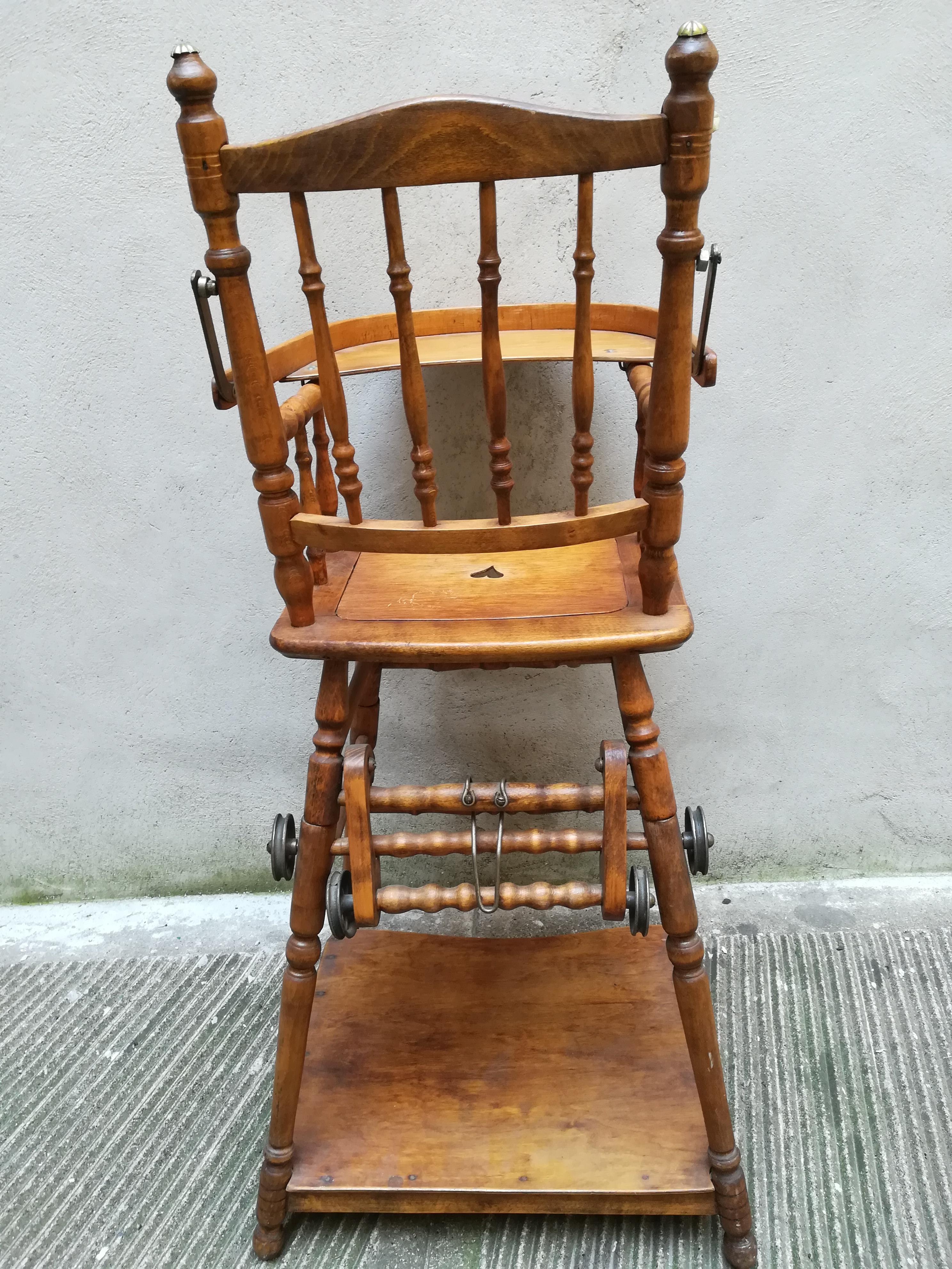 Chaise haute ou Merry-Go-Round française en bois du milieu du 20ème siècle, 1940 en vente 2