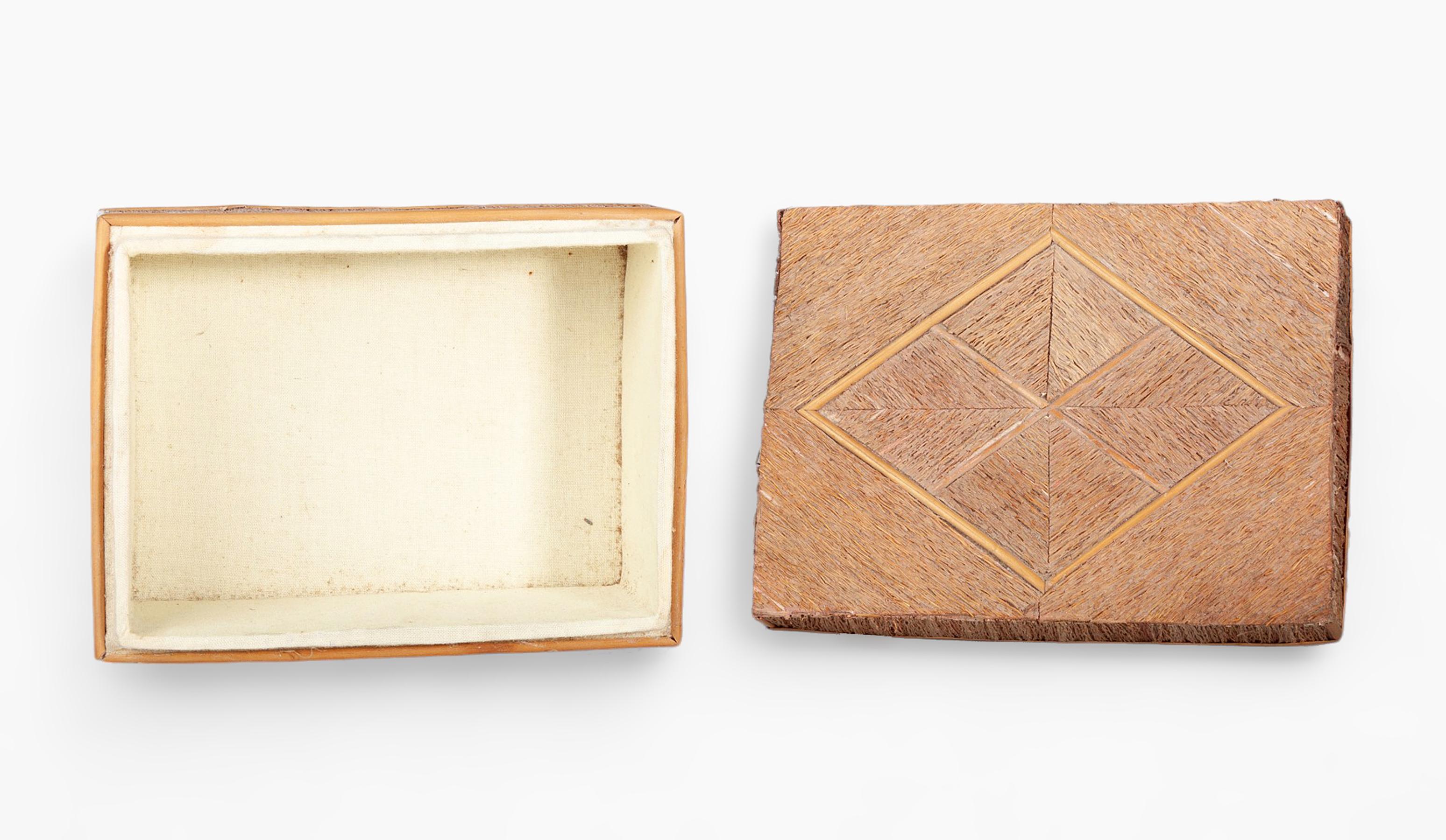 Fabric Mid-20th Century Wooden Rectangular Decorative Box Covered in Straw, Scandinavia For Sale