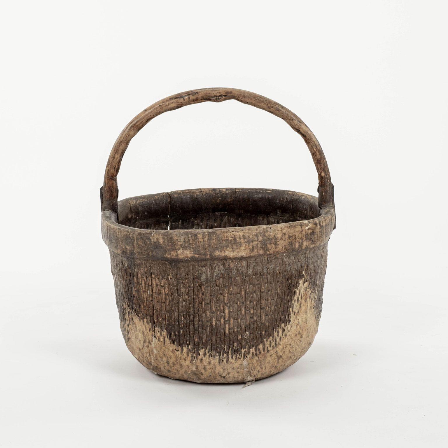 Rustic Mid-20th Century Woven Chinese Rice Basket For Sale