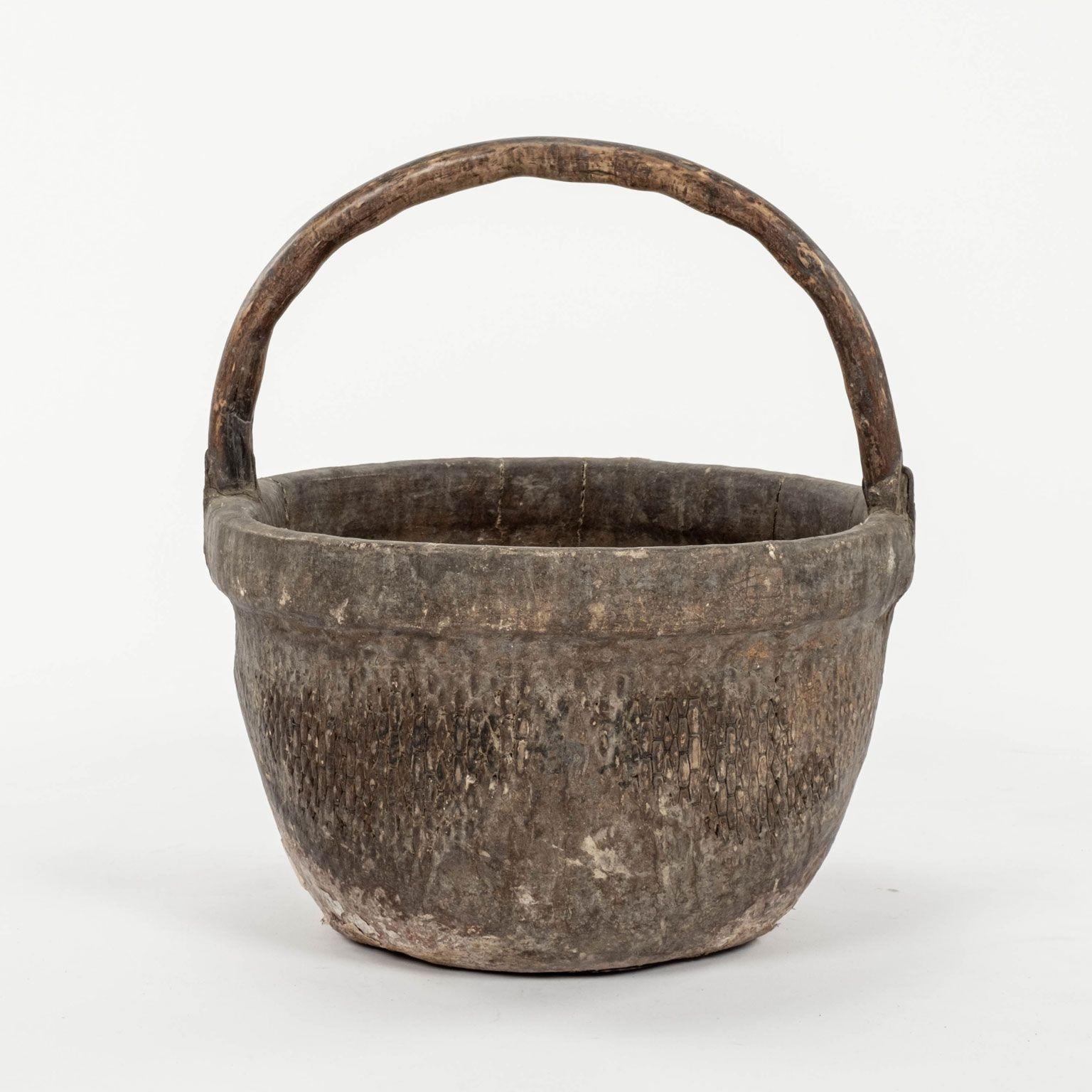 Hand-Woven Mid-20th Century Woven Chinese Rice Basket For Sale
