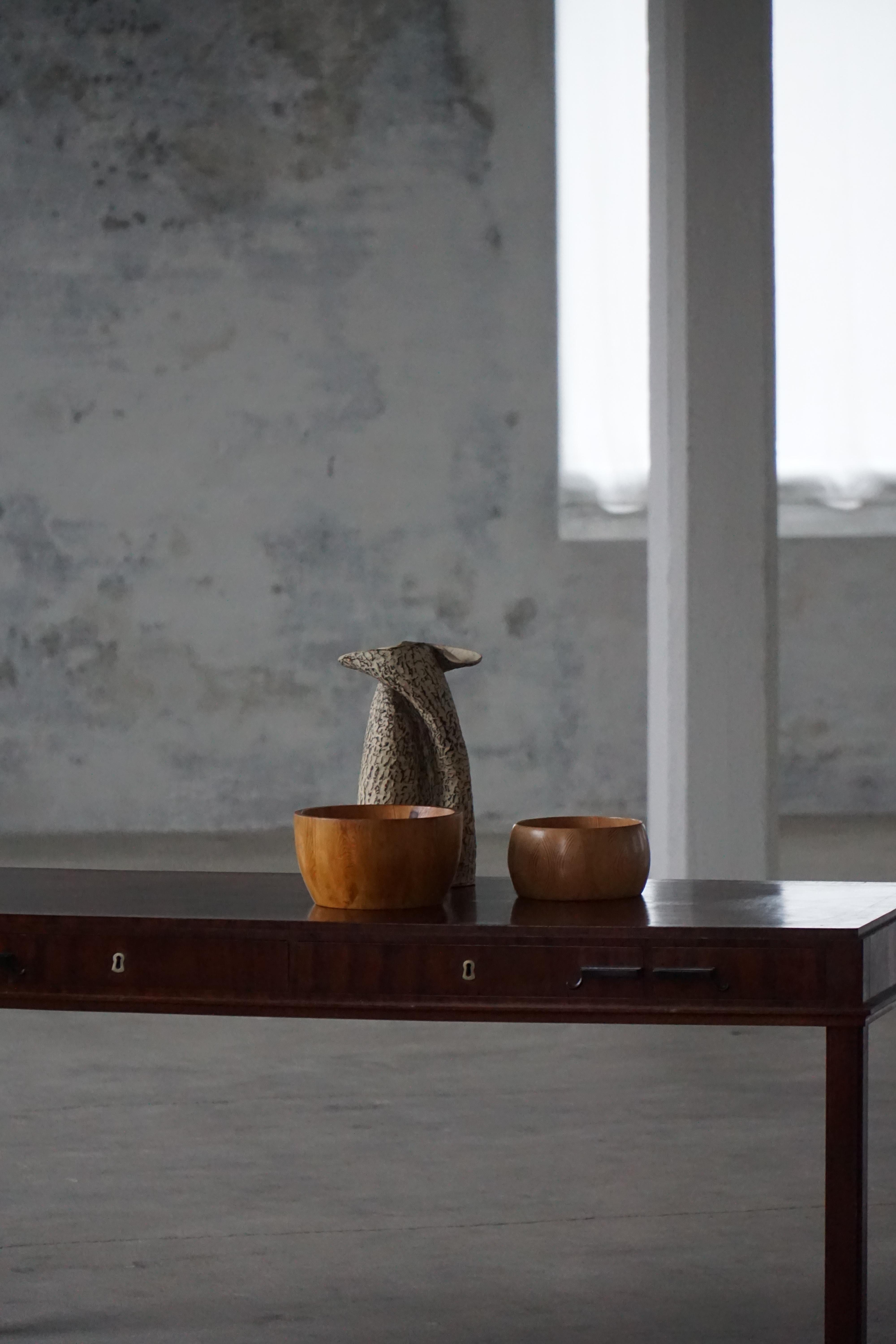 Scrivania in mogano della metà del XX secolo, opera di un ebanista danese, anni '50 in vendita 7