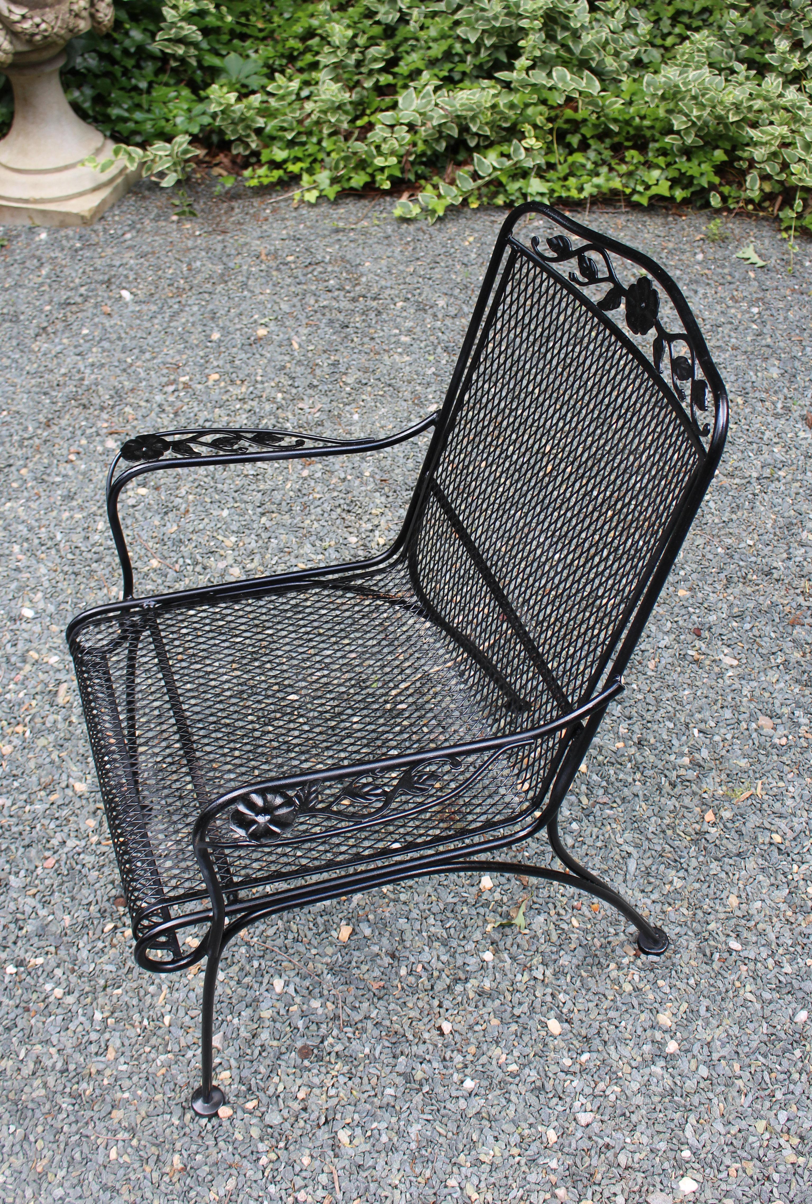 Mid-Century moderno Poltrona in ferro battuto della metà del XX secolo attribuita a Russell Woodard