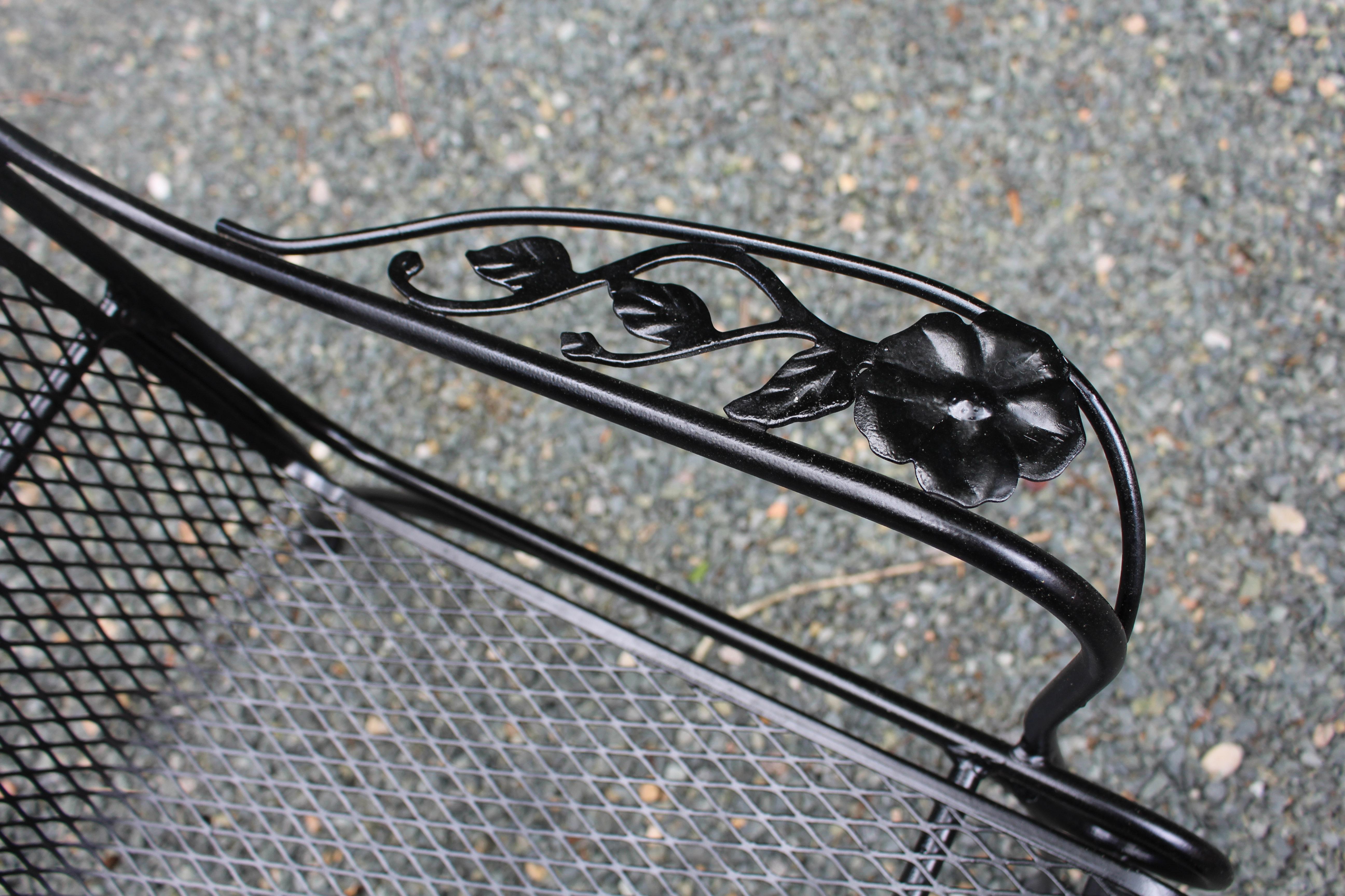 Mid-20th Century Wrought Iron Arm Chair Attributed to Russell Woodard In Good Condition For Sale In Chapel Hill, NC