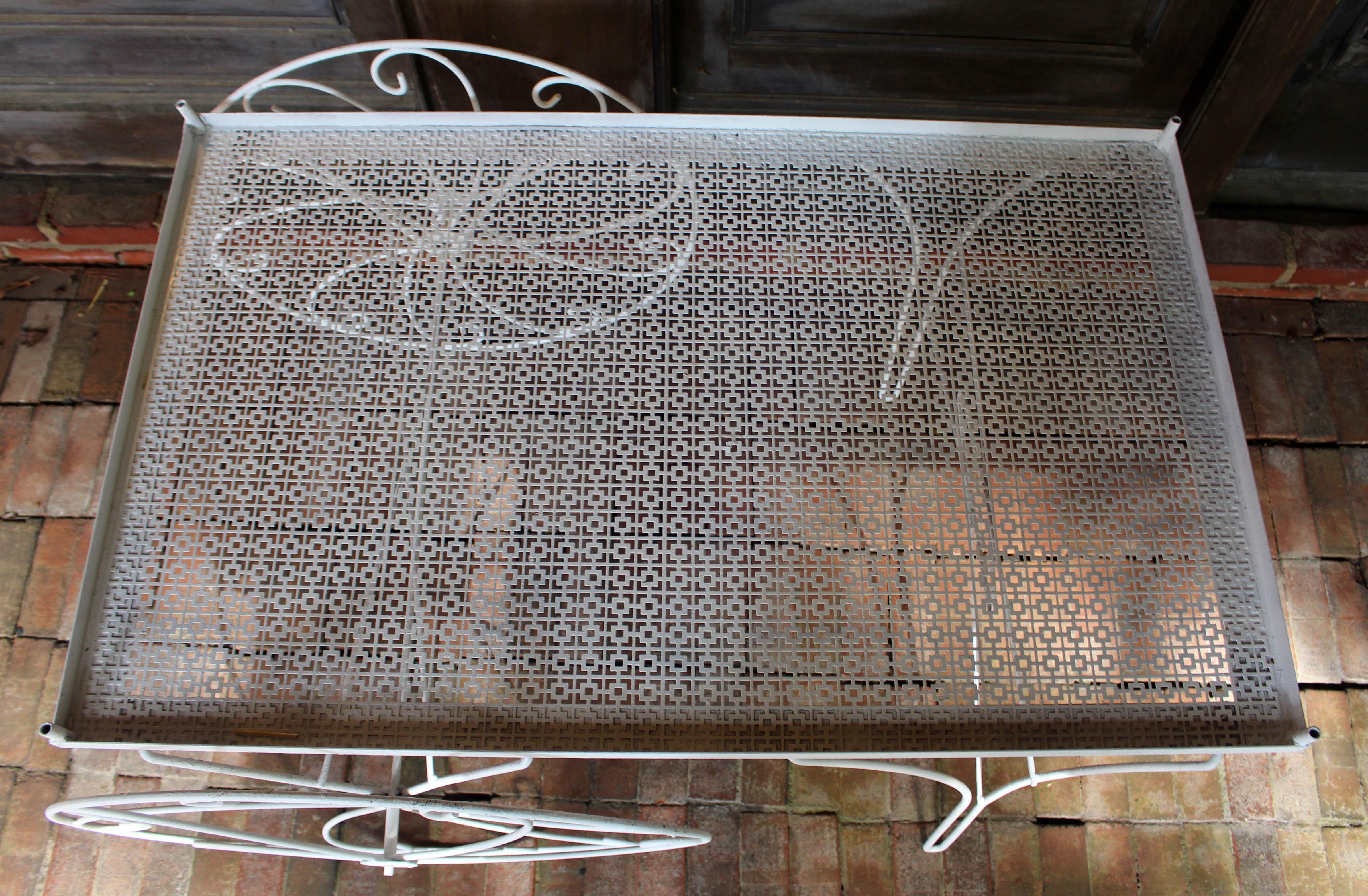 Mid-20th Century Wrought Iron Garden Cart In Good Condition For Sale In Chapel Hill, NC