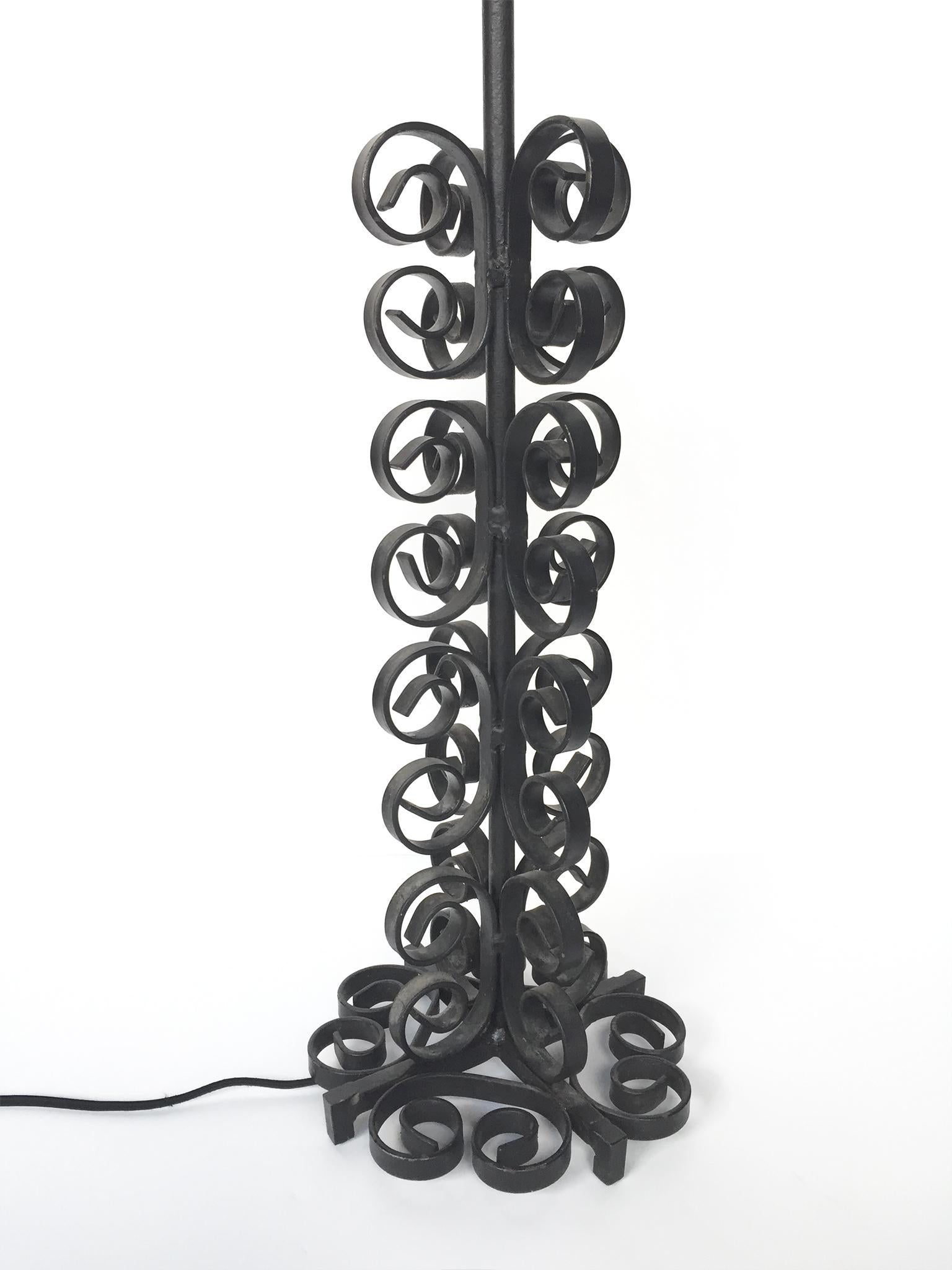 American Mid-20th Century Wrought Iron Table Lamp in the Style of Paul Kiss