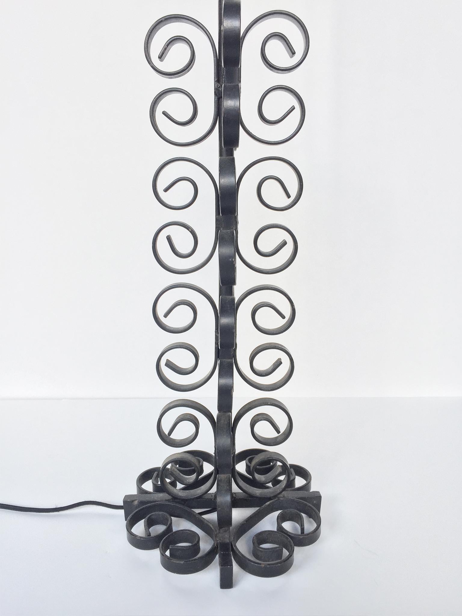 Mid-20th Century Wrought Iron Table Lamp in the Style of Paul Kiss In Good Condition In New York, NY