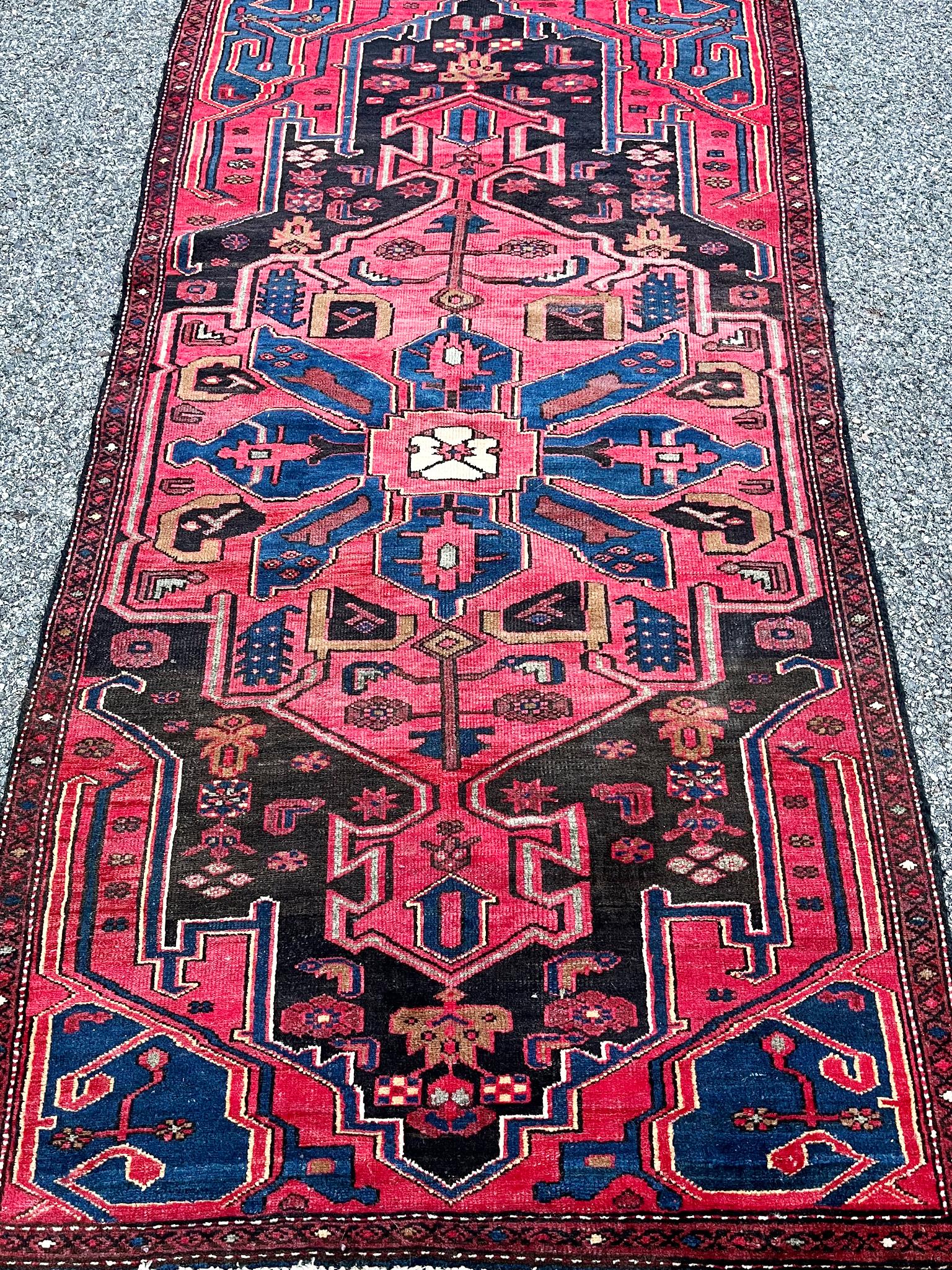 Hand-Woven Mid-20th Century Zanjan Persian Rug For Sale