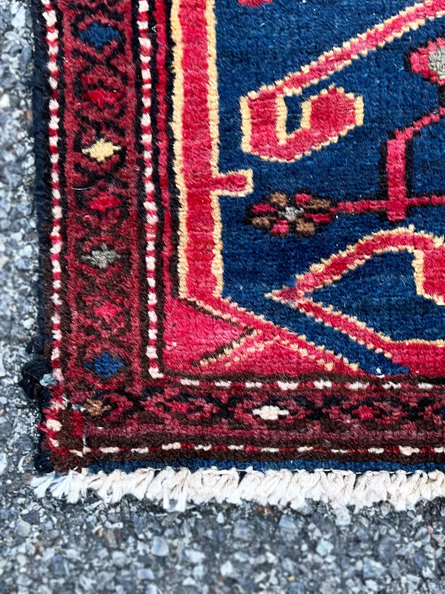Mid-20th Century Zanjan Persian Rug For Sale 1