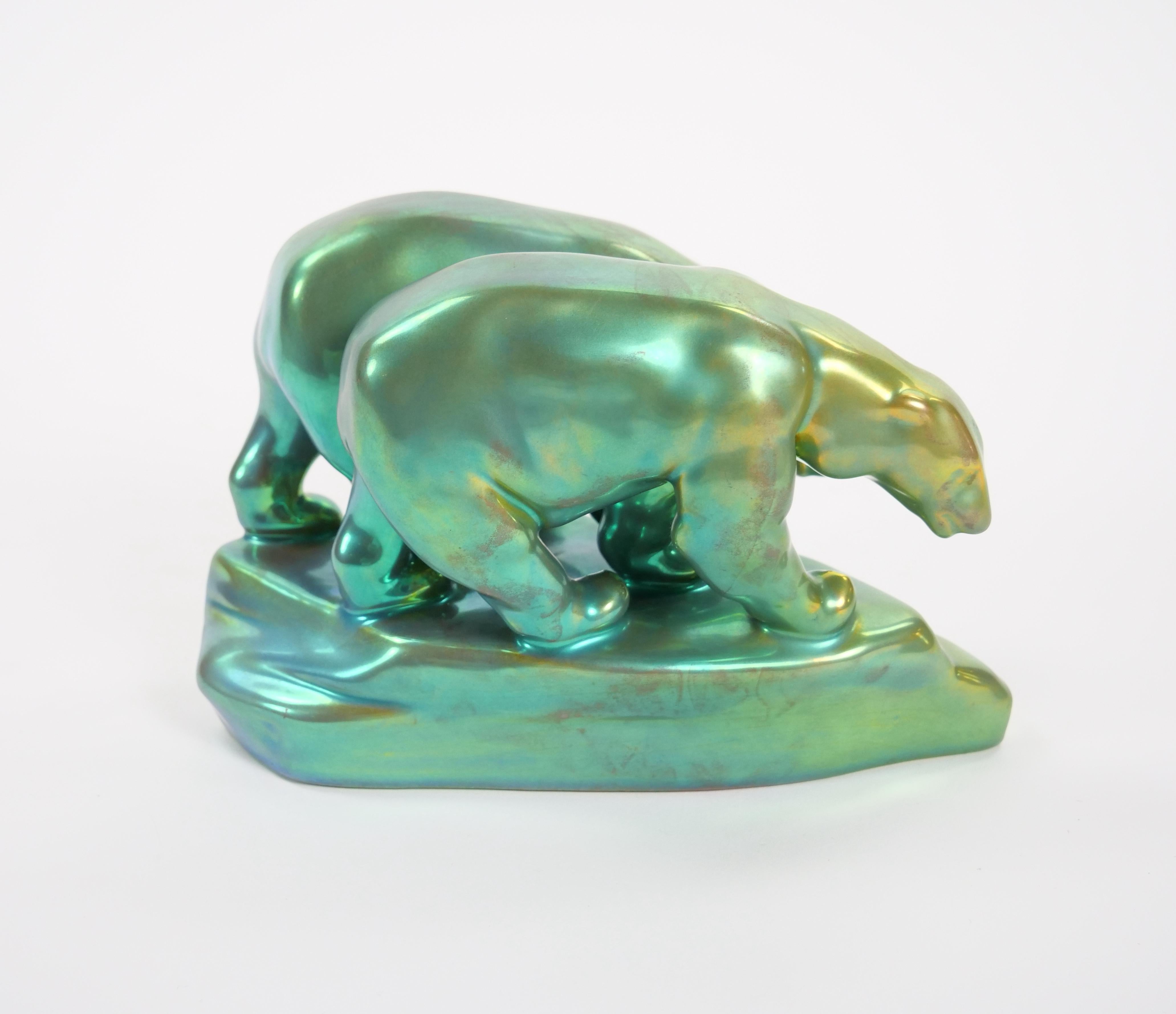 20ième siècle Sculpture en porcelaine hongroise irisée verte du milieu du 20e siècle de Zsolnay en vente