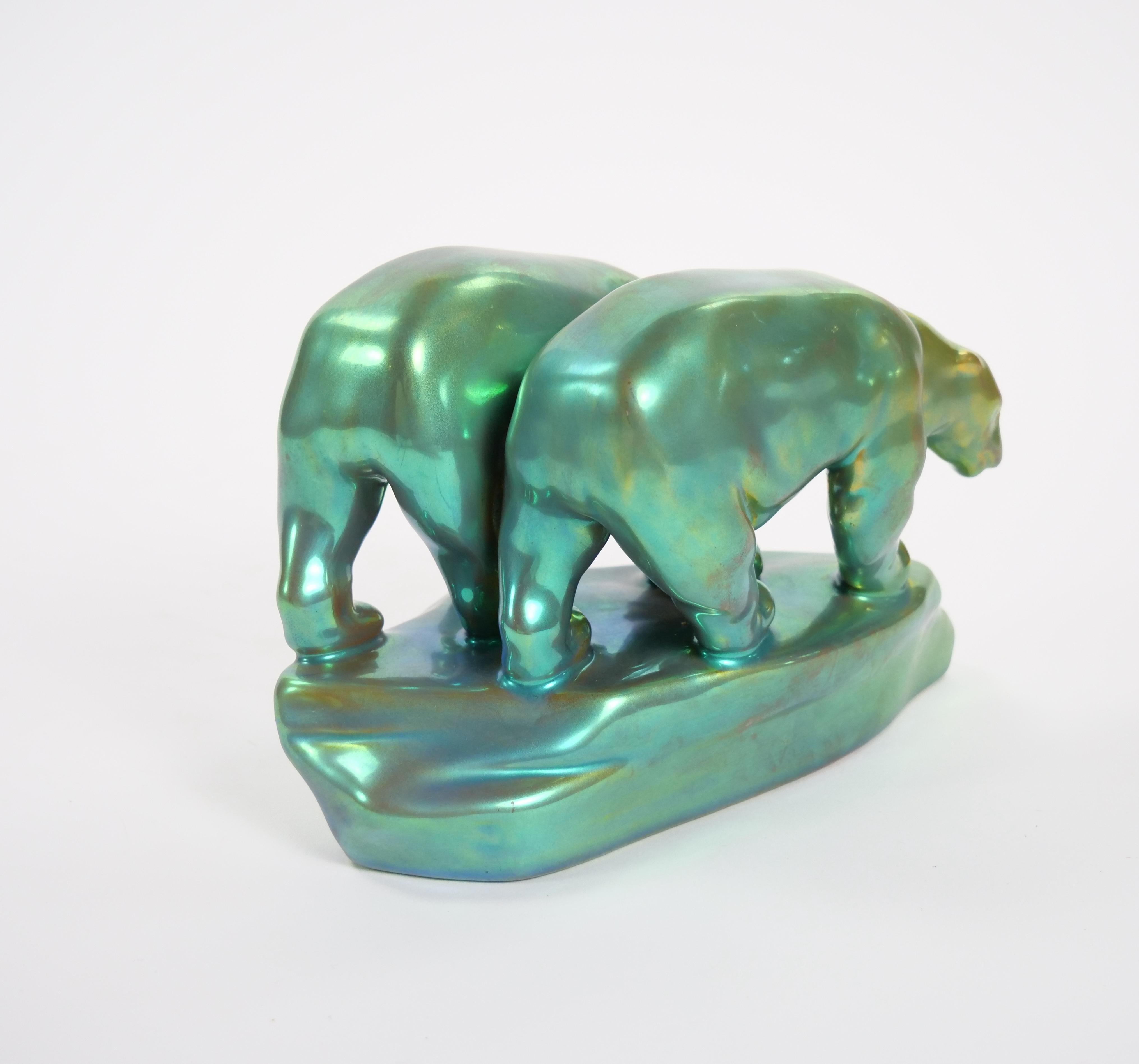 Sculpture en porcelaine hongroise irisée verte du milieu du 20e siècle de Zsolnay en vente 2