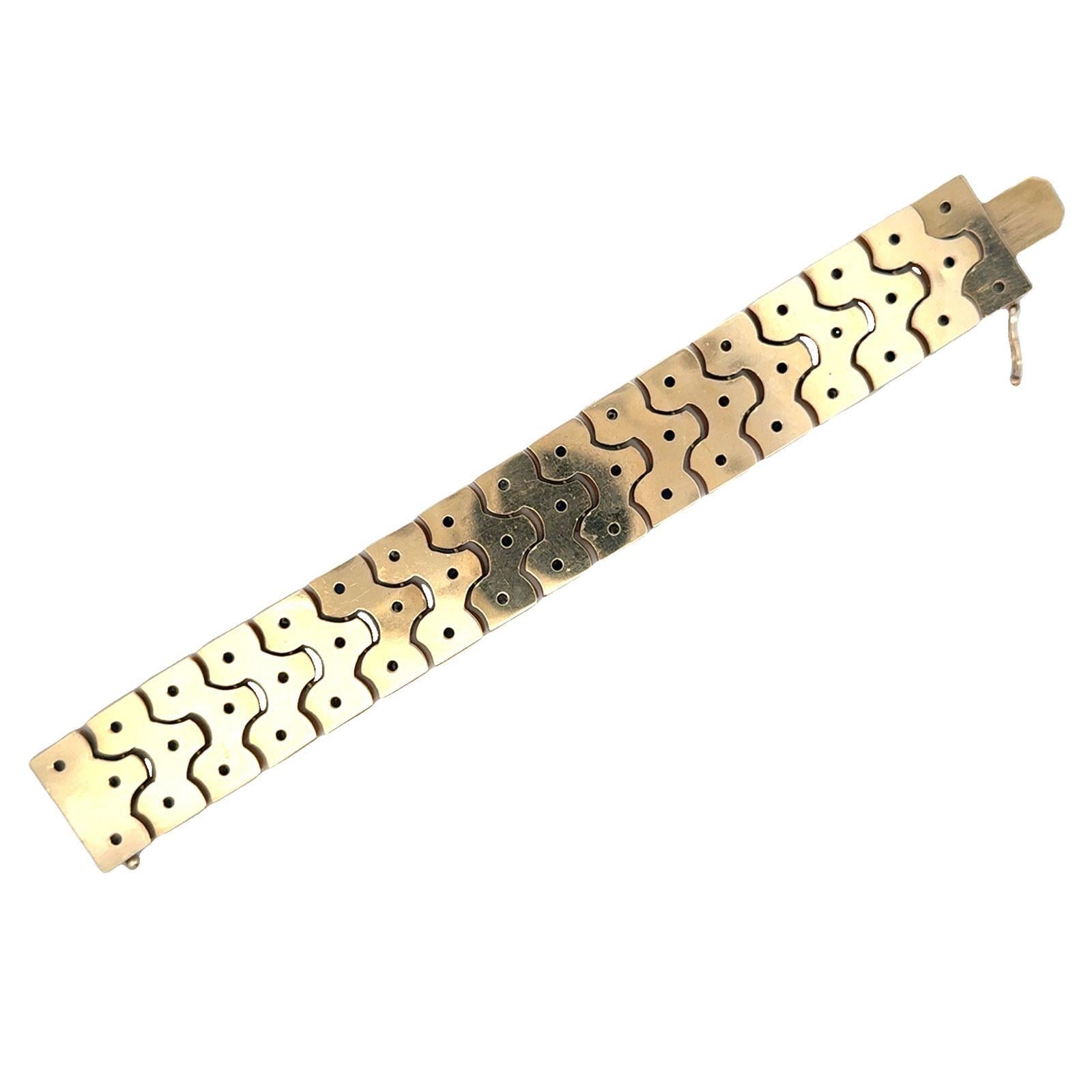 Breites Vintage-Gliederarmband aus 14 Karat Gelbgold mit Diamanten und Saphiren aus der Mitte des 20. Jahrhunderts Damen im Angebot