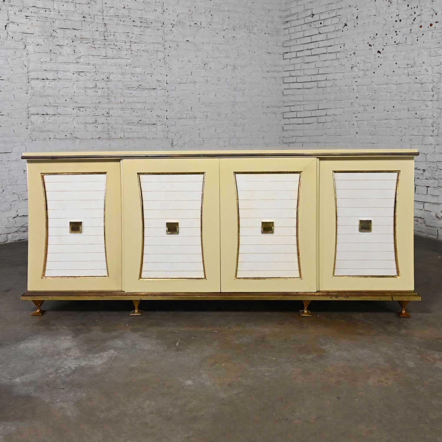 Mid-20th Hollywood Regency Credenza or Dresser by Renzo Rutili for Johnson Furn For Sale 6