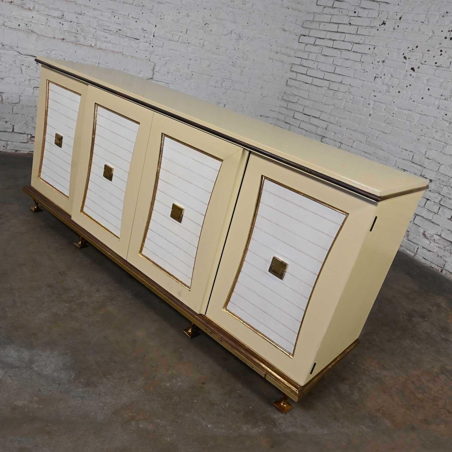 20th Century Mid-20th Hollywood Regency Credenza or Dresser by Renzo Rutili for Johnson Furn For Sale