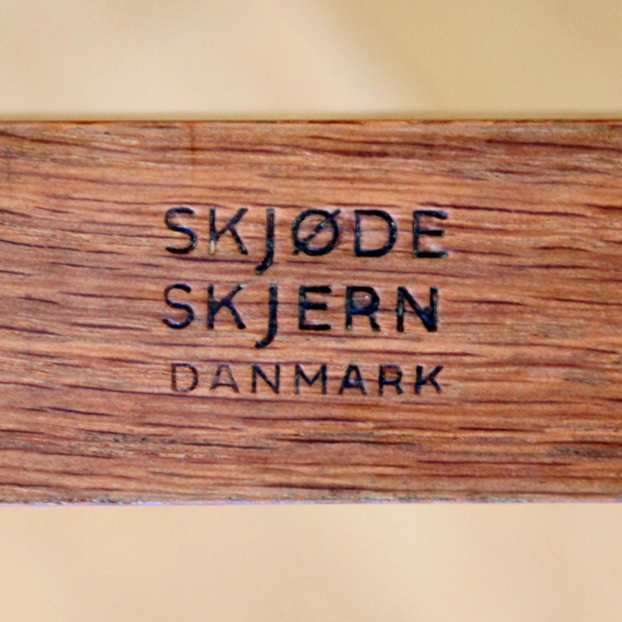 Mid-20th Magazine Holder in Teak and Canvas By Skøde Skjern, Denmark 1960's In Good Condition For Sale In Copenhagen, DK