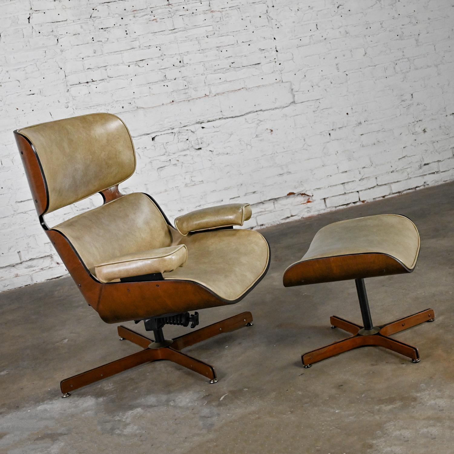 Mid 20th MCM Mr. Chair Lounge Chair & Ottoman by George Mulhauser for Plycraft For Sale 2