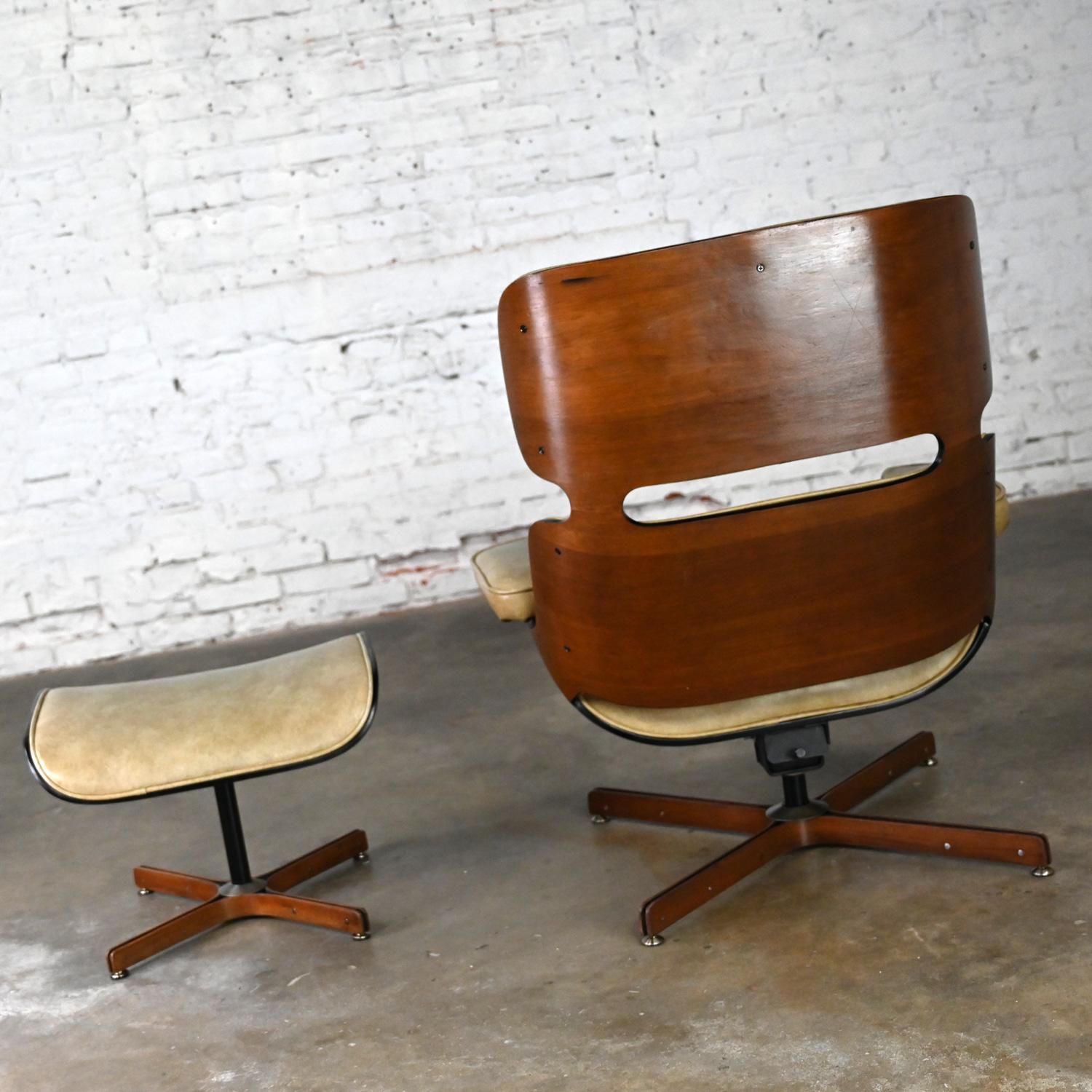 Mid-Century Modern Mid 20th MCM Mr. Chair Lounge Chair & Ottoman by George Mulhauser for Plycraft For Sale