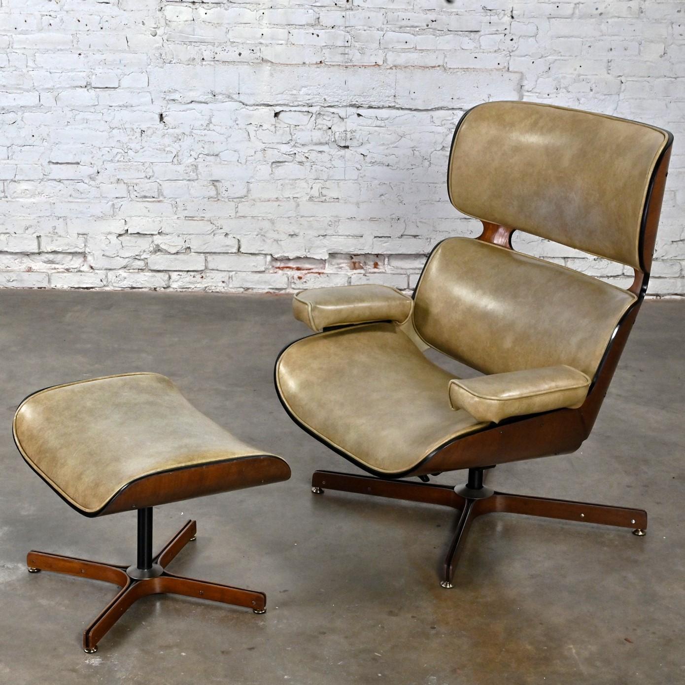 Mid 20th MCM Mr. Chair Lounge Chair & Ottoman by George Mulhauser for Plycraft In Good Condition For Sale In Topeka, KS