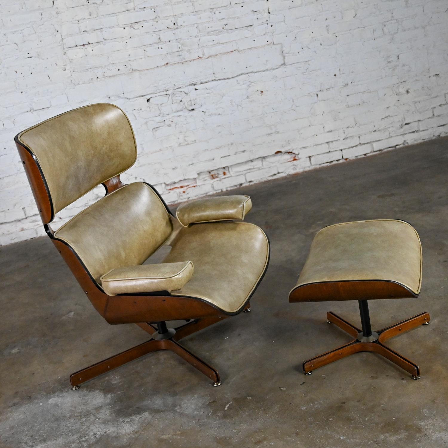 20th Century Mid 20th MCM Mr. Chair Lounge Chair & Ottoman by George Mulhauser for Plycraft For Sale