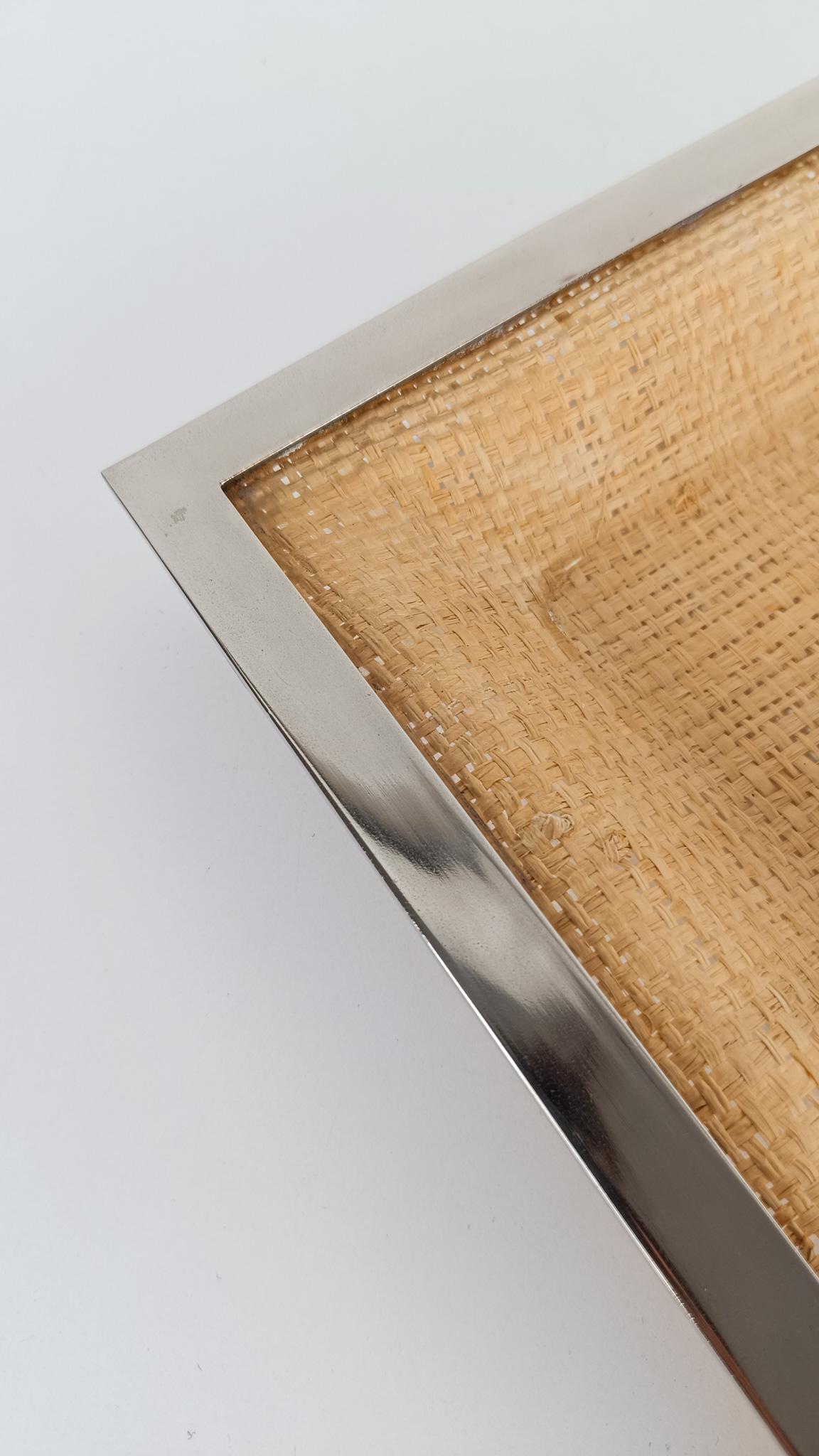 Bandeja de Lucite, Caña Tejida y Cromo de mediados del siglo XX, estilo Dior Home en venta 4