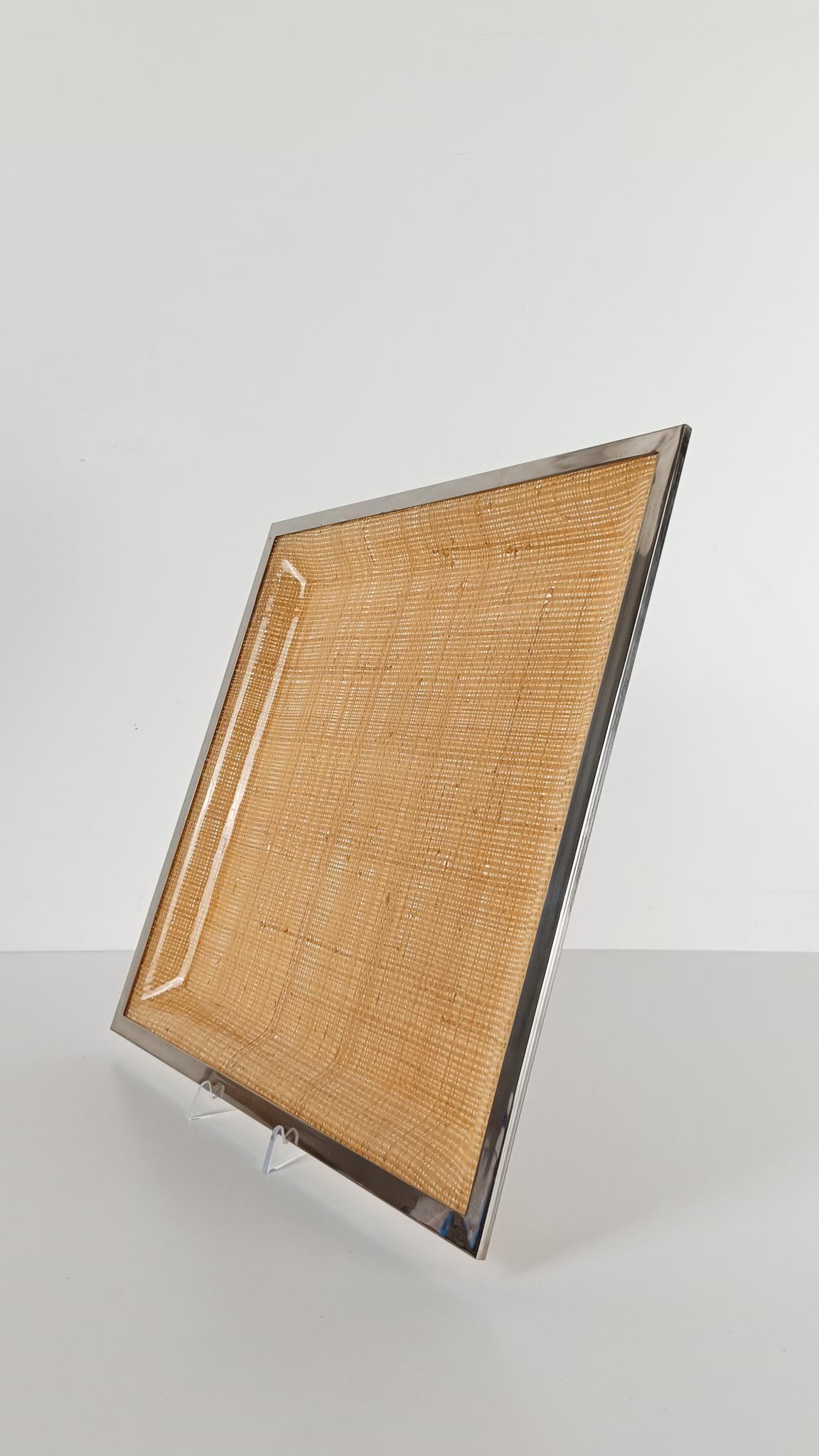 Bandeja de Lucite, Caña Tejida y Cromo de mediados del siglo XX, estilo Dior Home en venta 5