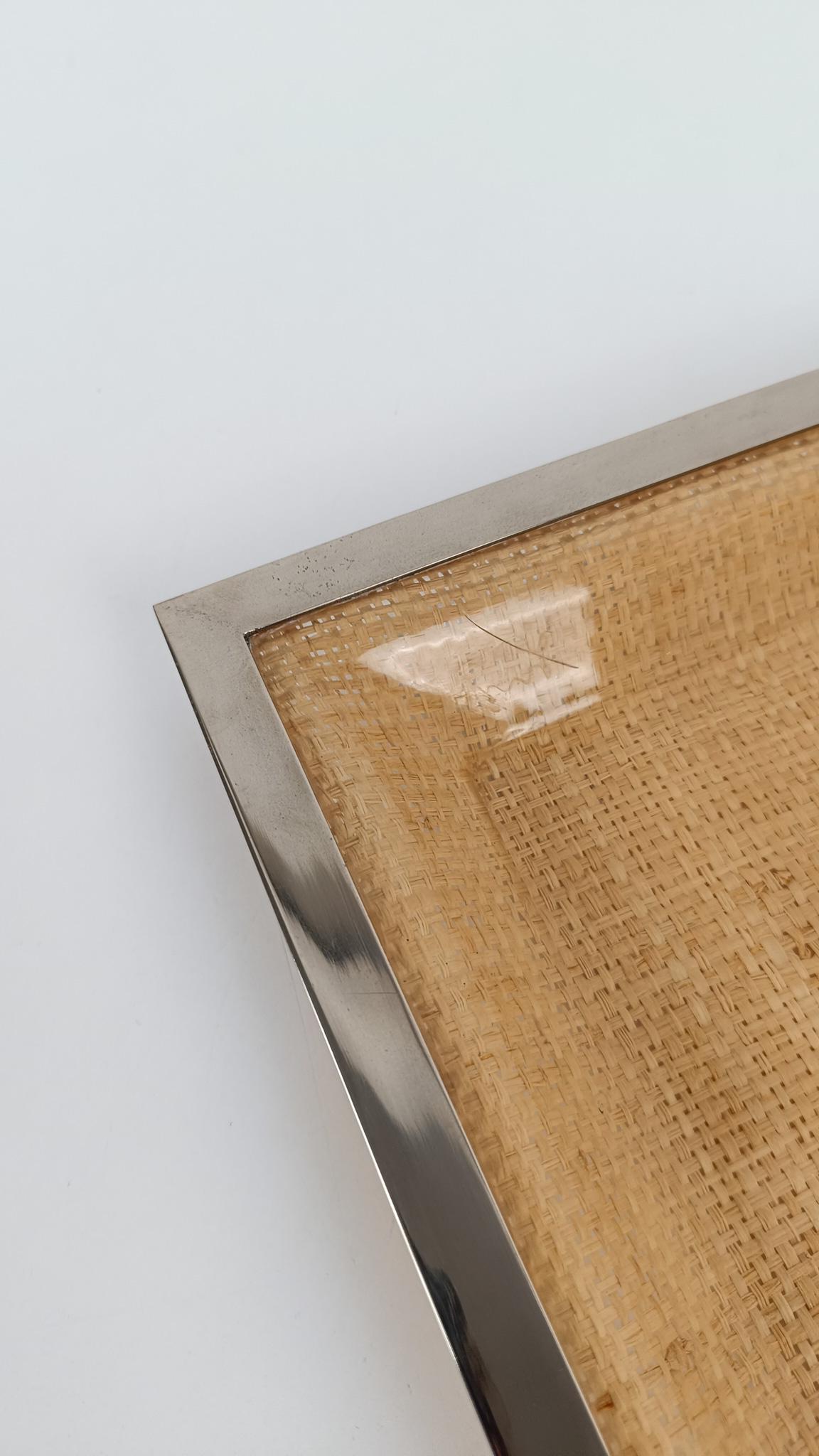 Bandeja de Lucite, Caña Tejida y Cromo de mediados del siglo XX, estilo Dior Home en venta 9