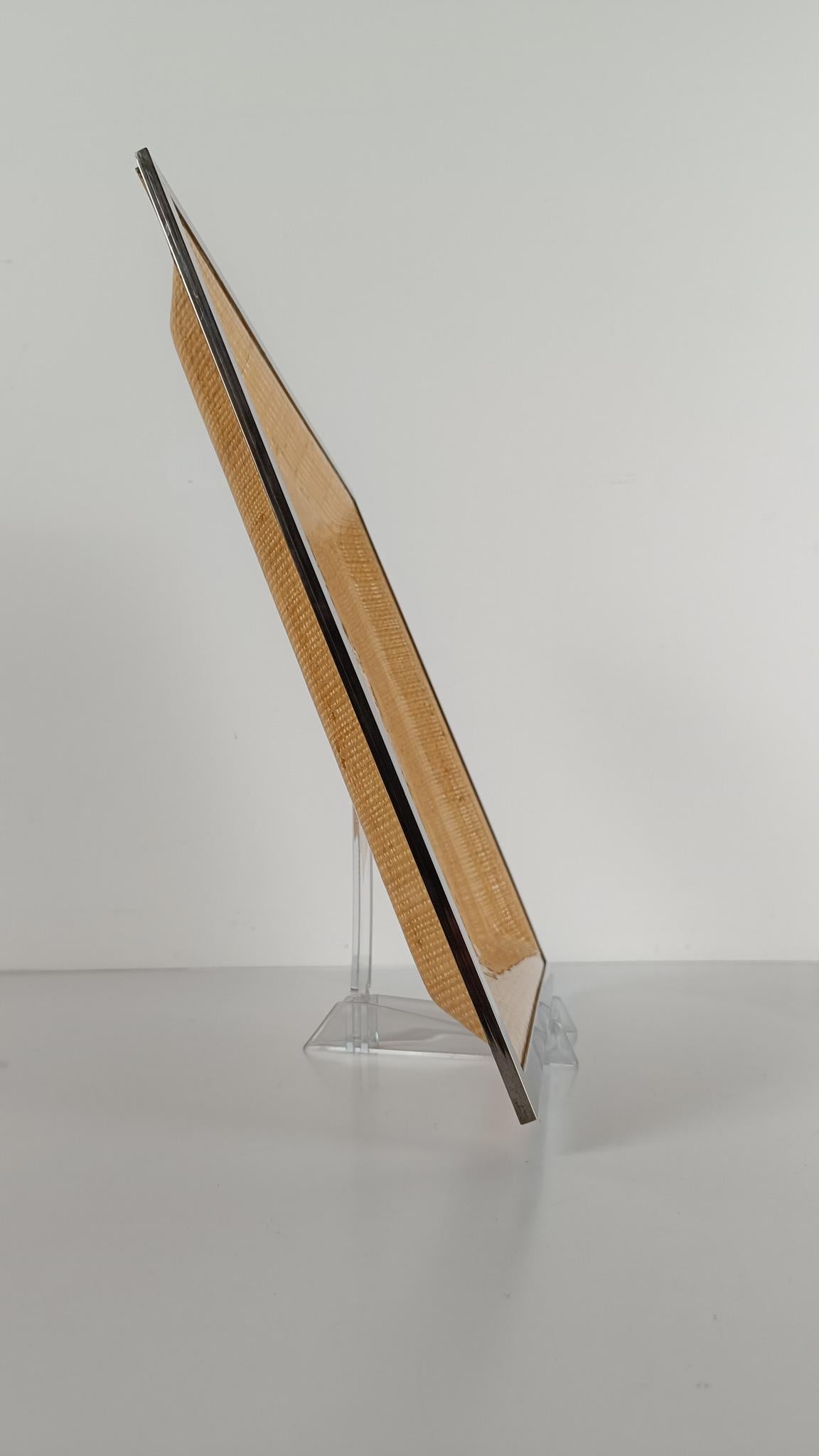 Bandeja de Lucite, Caña Tejida y Cromo de mediados del siglo XX, estilo Dior Home en venta 10