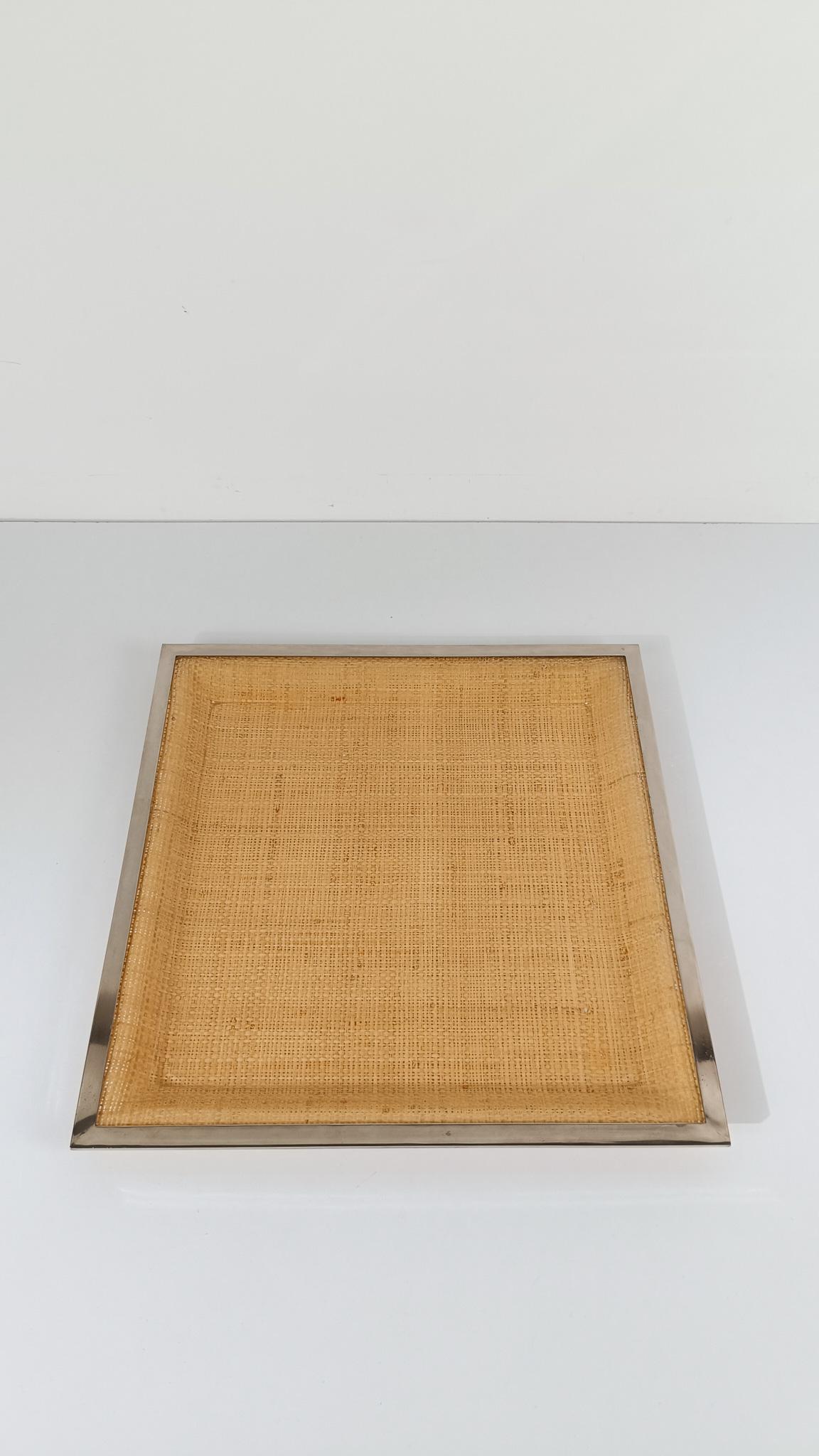 Bandeja de Lucite, Caña Tejida y Cromo de mediados del siglo XX, estilo Dior Home en venta 14