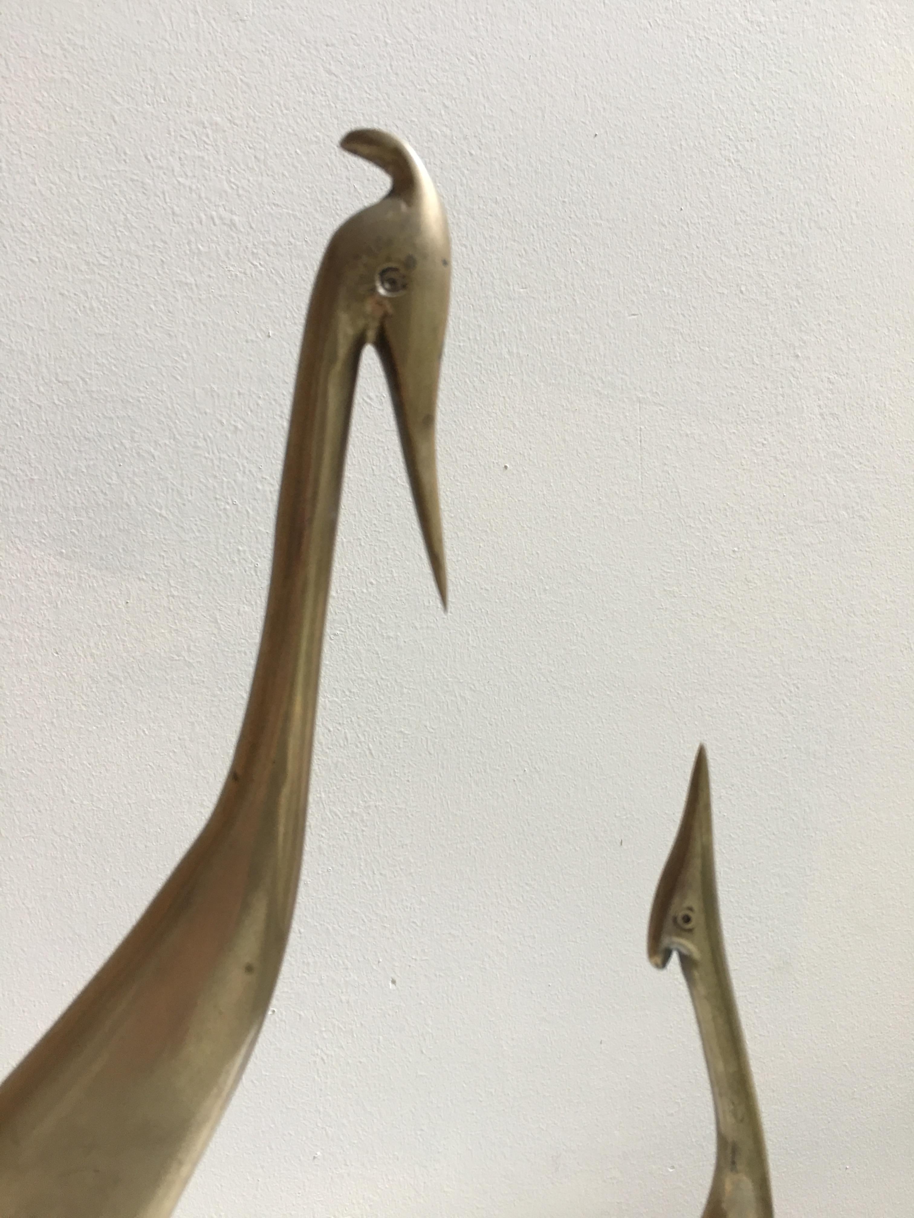 Mid-20th Pair of Brass Herons Sculpture in a Pedestal For Sale 1