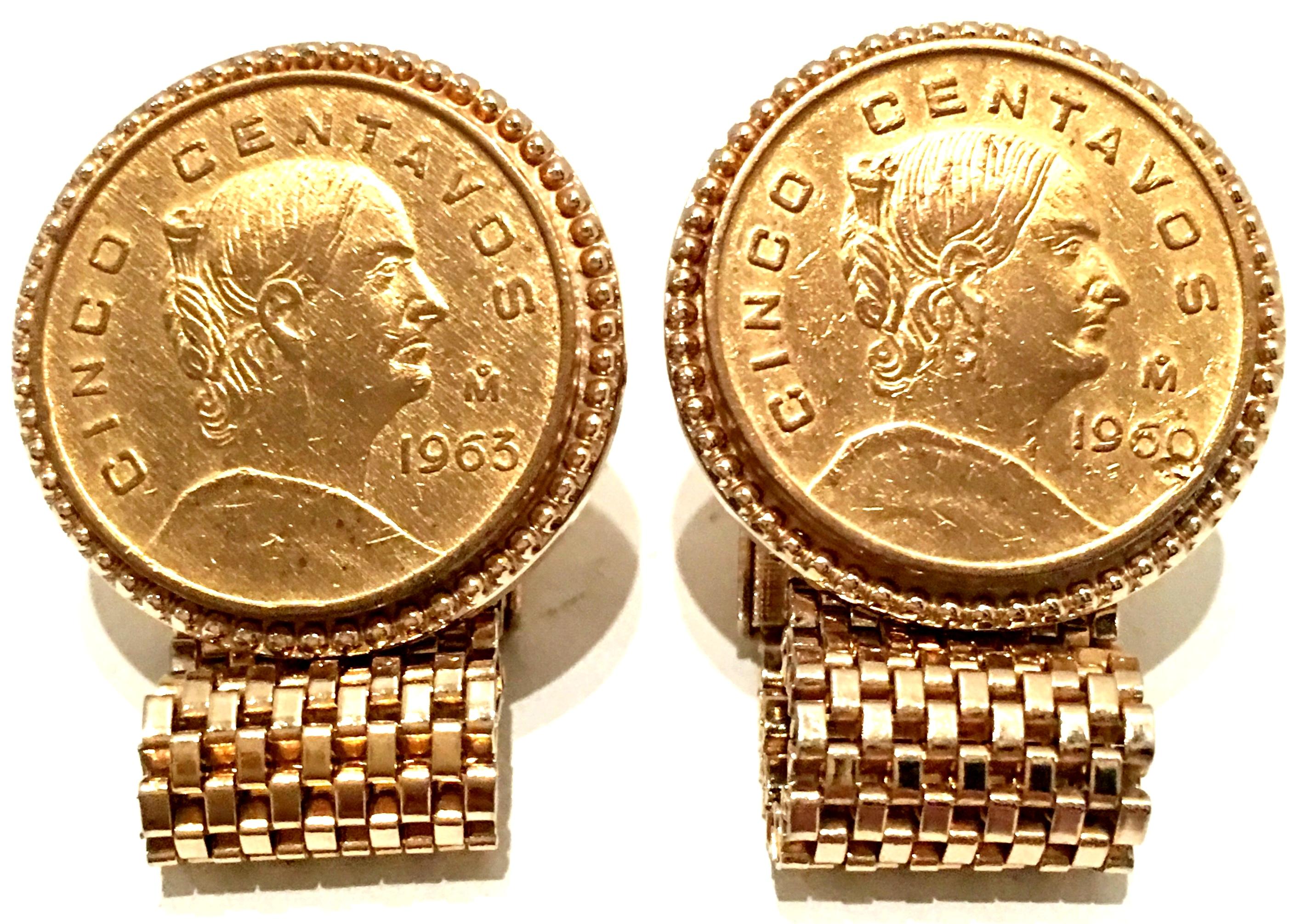 Mid-20th Century pair Of Gold Plate Cinco Centavos Mexican Coin Cufflinks. Each coin is uncirculated and a 