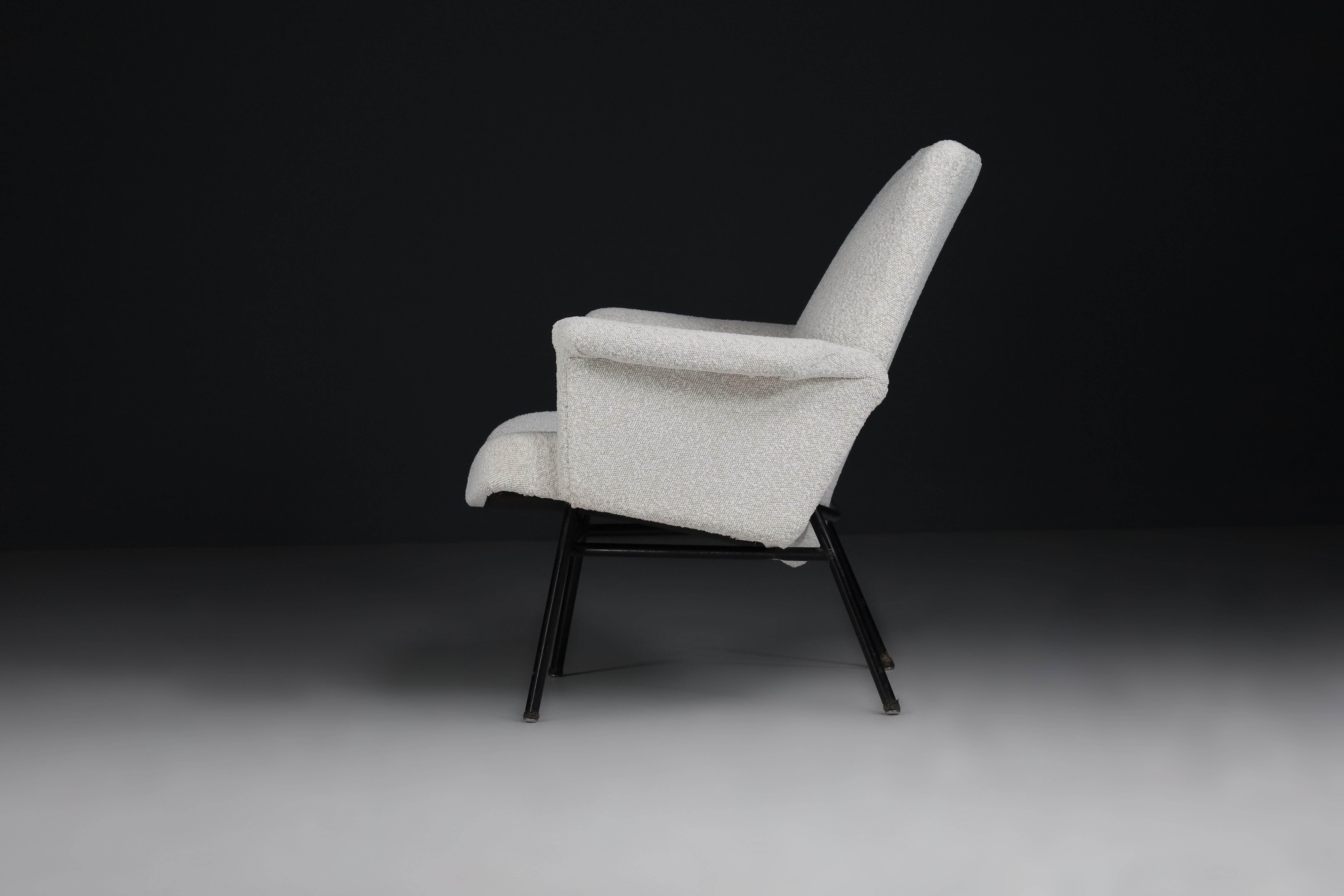 French Mid-20th SK660 Armchair by Pierre Guariche in New Bouclé Upholstery France, 1953 For Sale