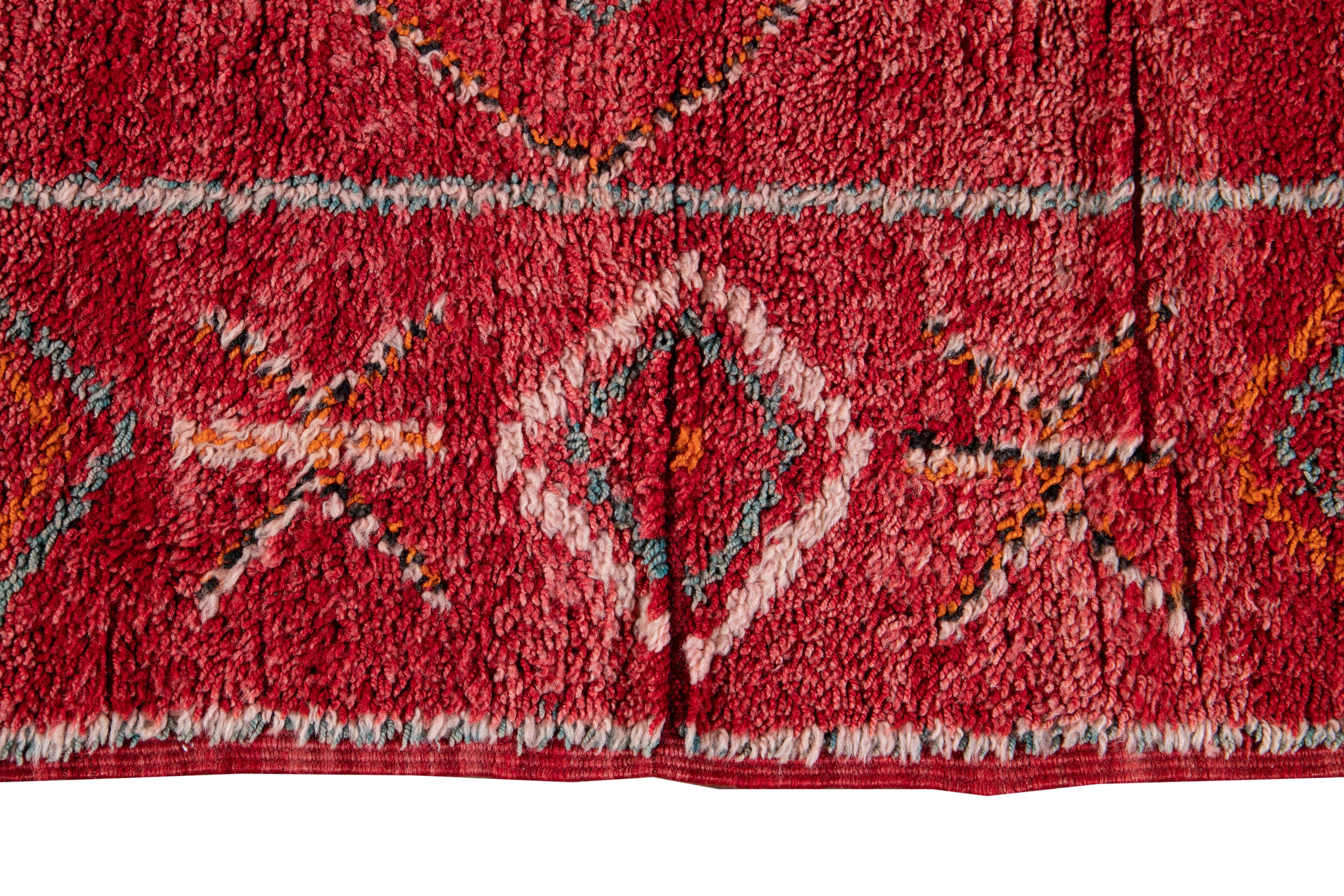 Tapis en laine marocain du milieu du 20e siècle Bon état - En vente à Norwalk, CT