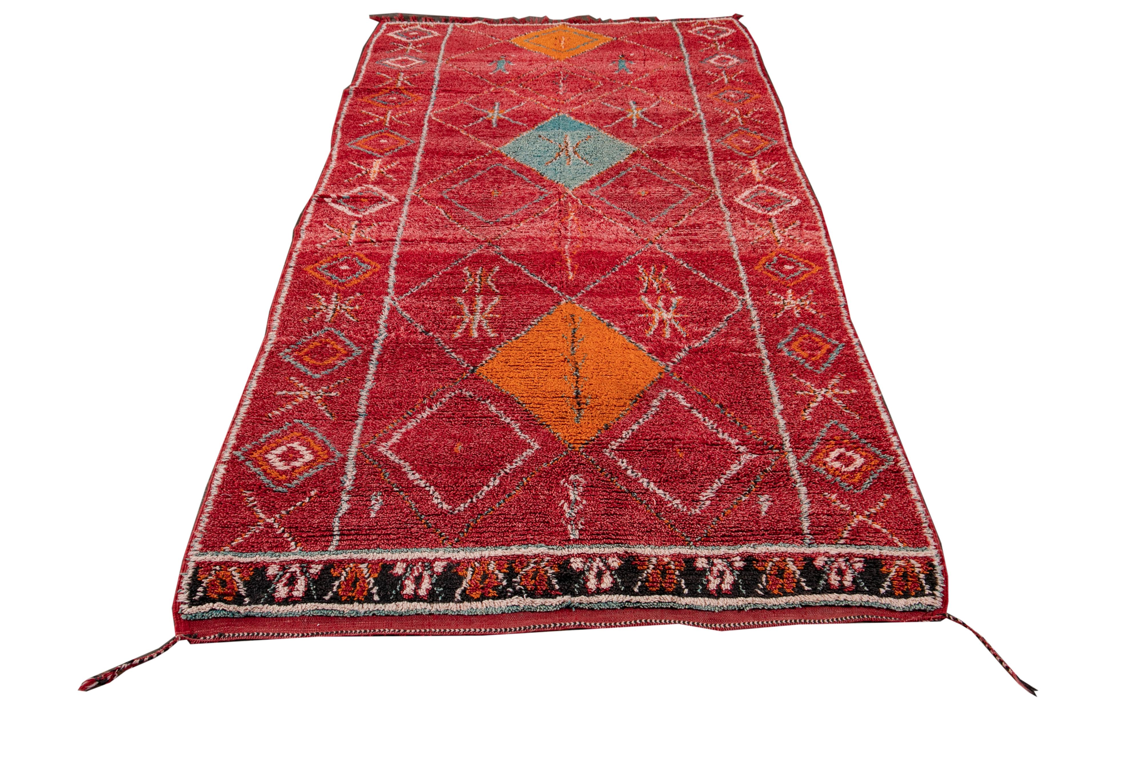 Mid-20th Vintage Moroccan Wool Scatter Rug For Sale 4