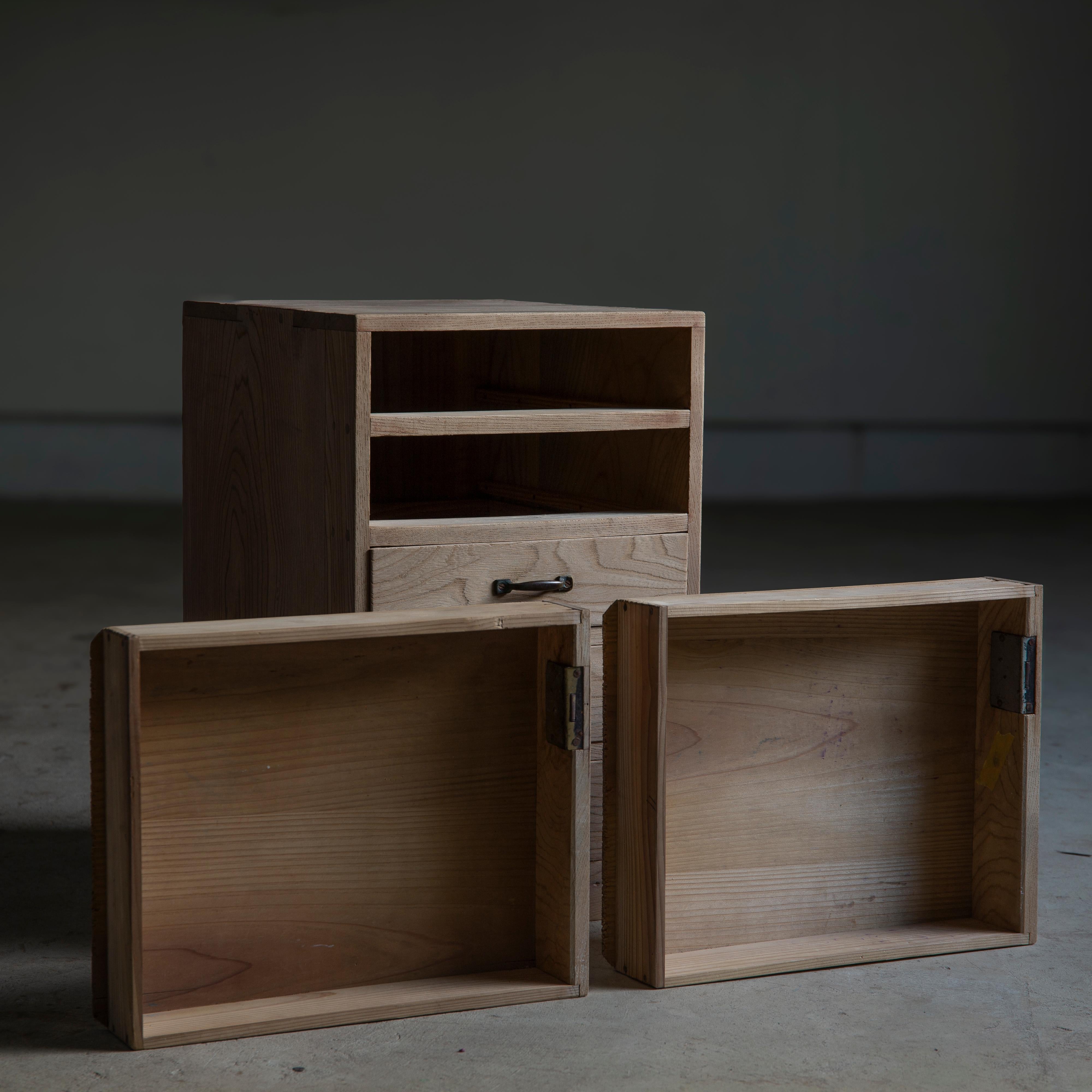 cassettiera wabi sabi, piccola Tansu vintage della metà del 20° secolo giapponese in vendita 10